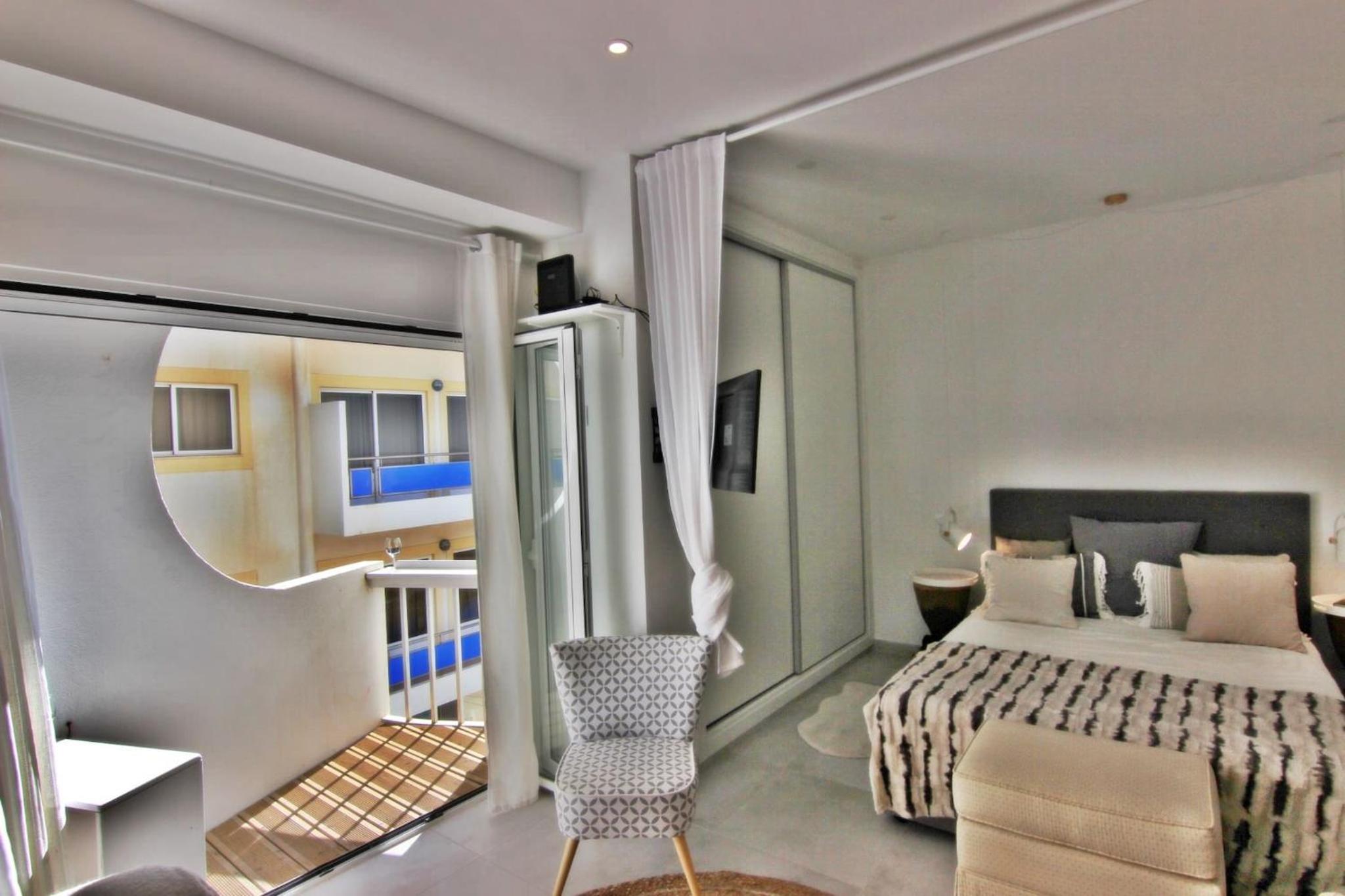 Studio Apartment with Sea View photo 2