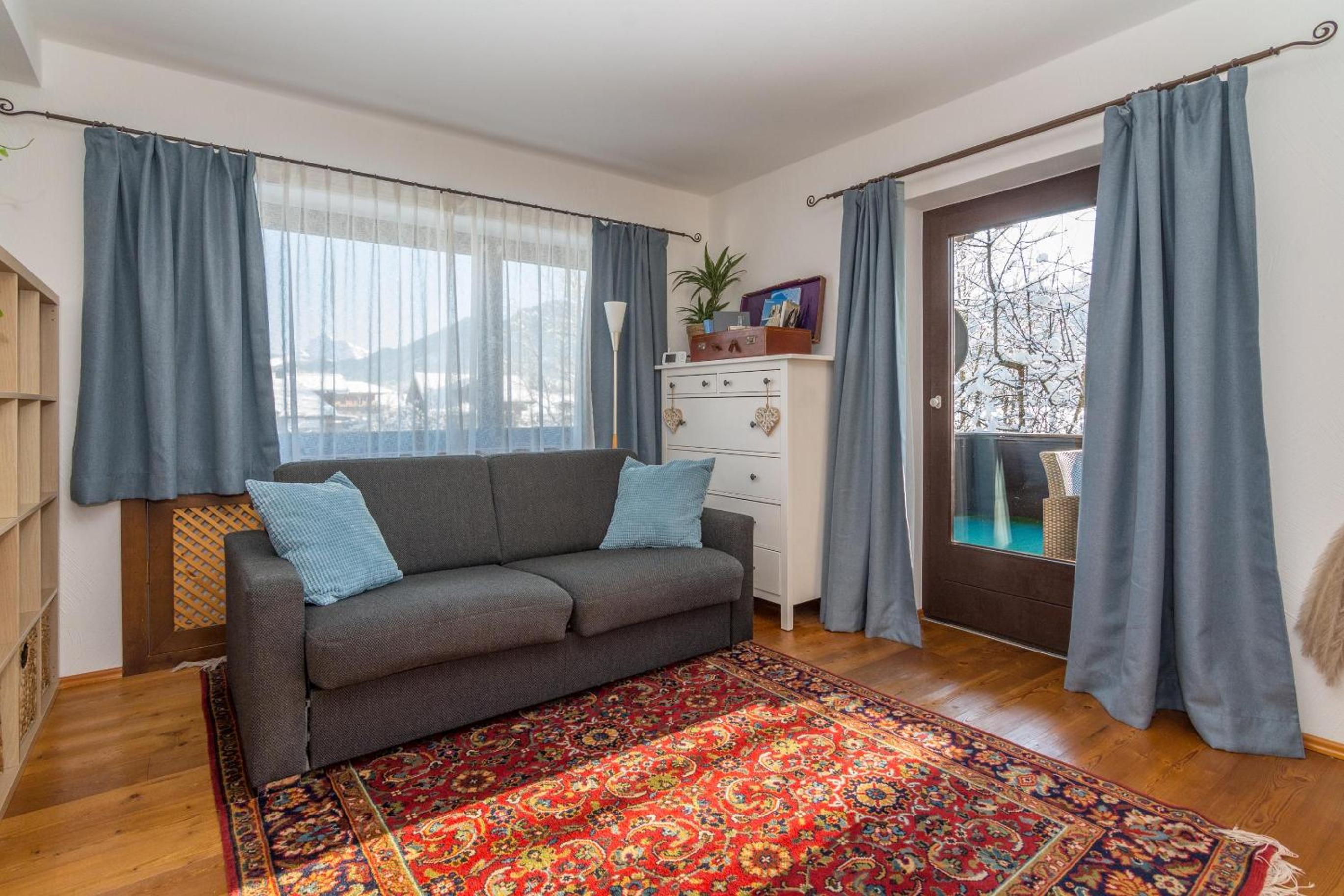 Two-Bedroom Apartment with Shower  photo 3