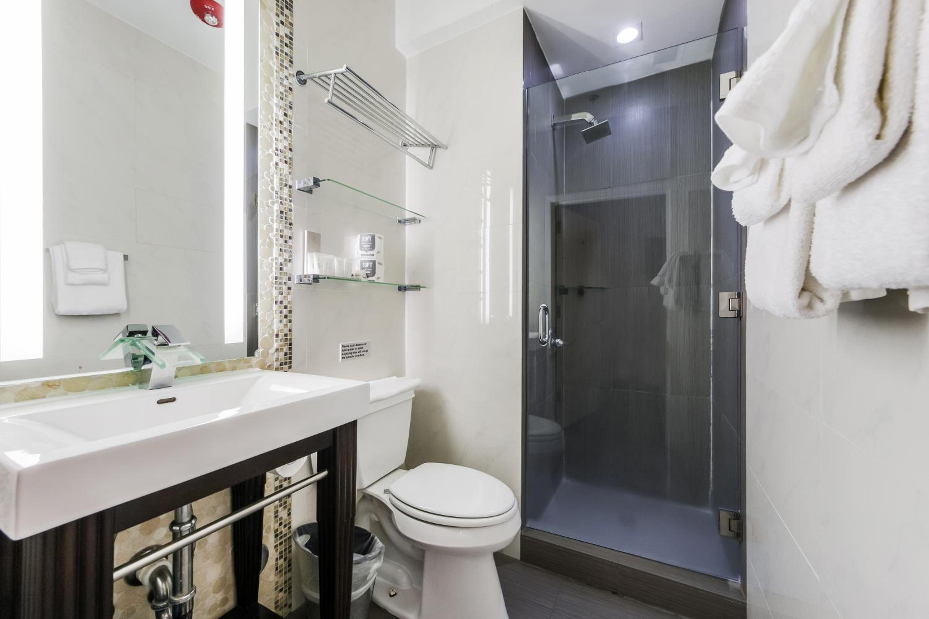 Deluxe King Room (Self Check-in)