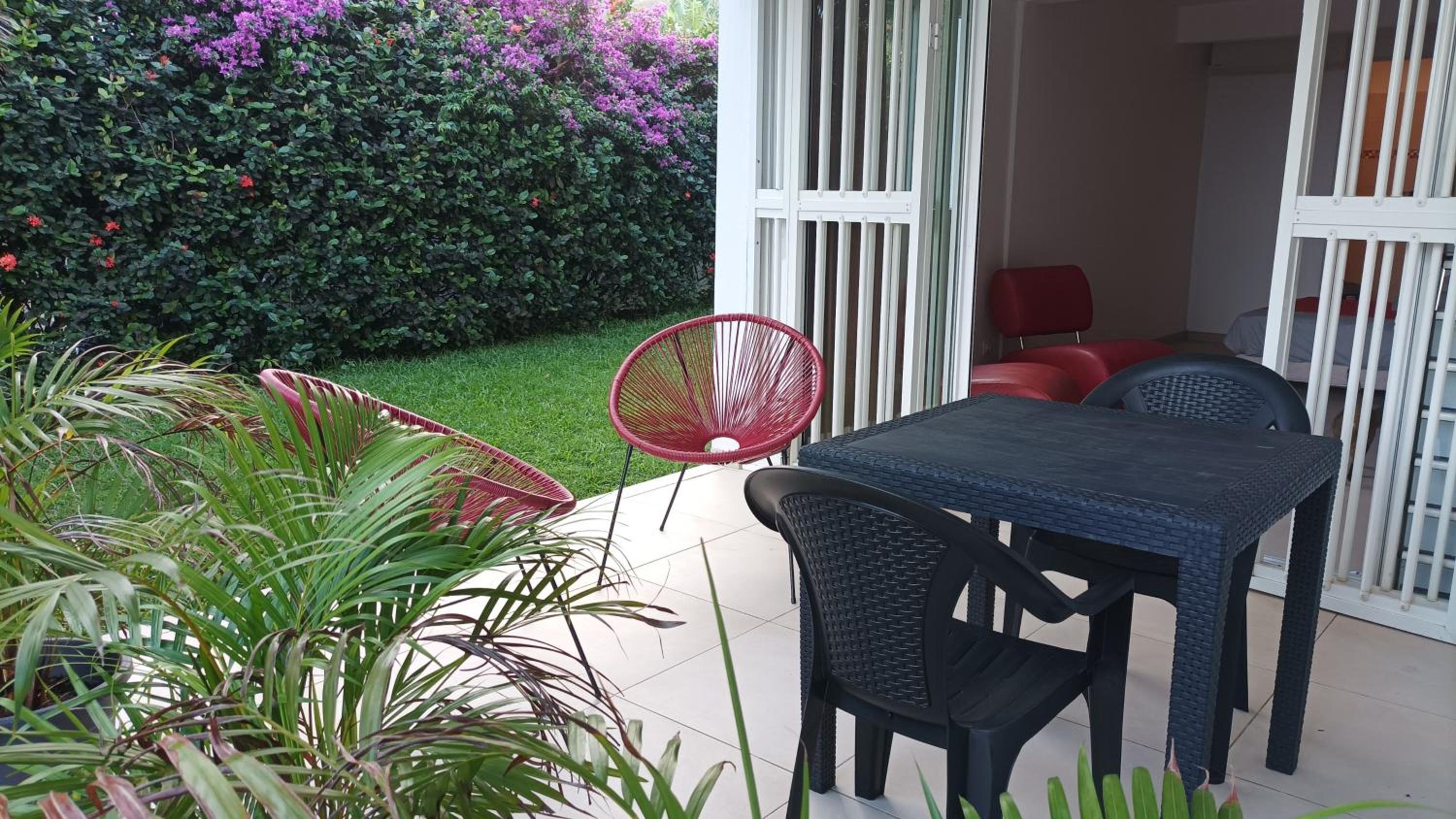 Studio Apartment photo 1