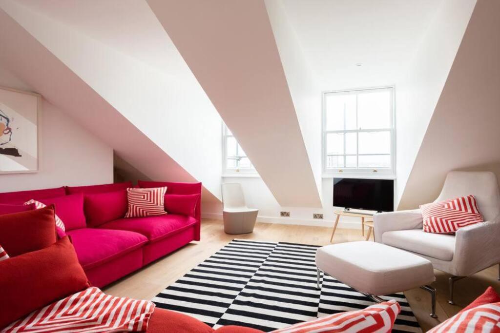 Three-Bedroom Apartment photo 1