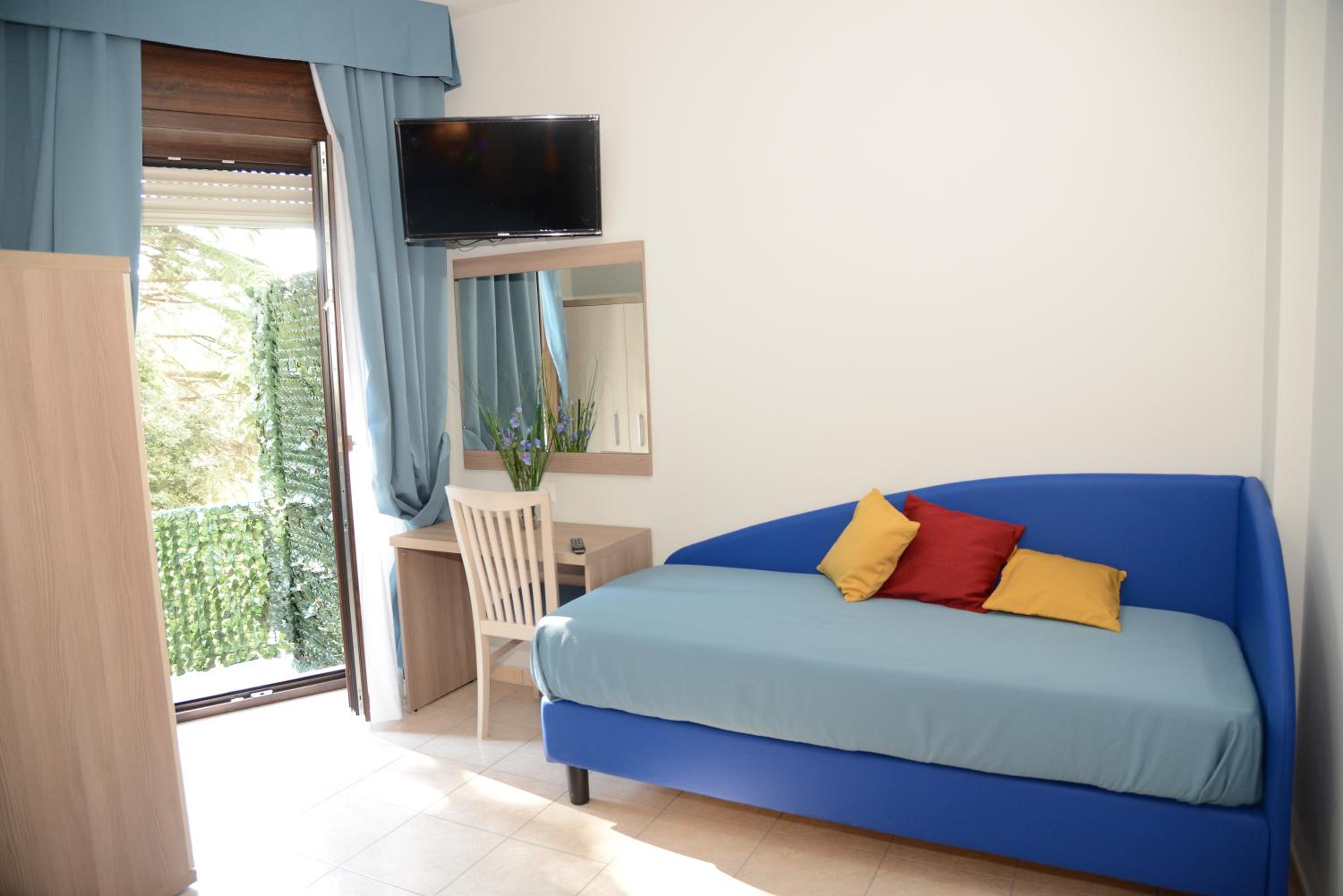 Triple Room photo 2