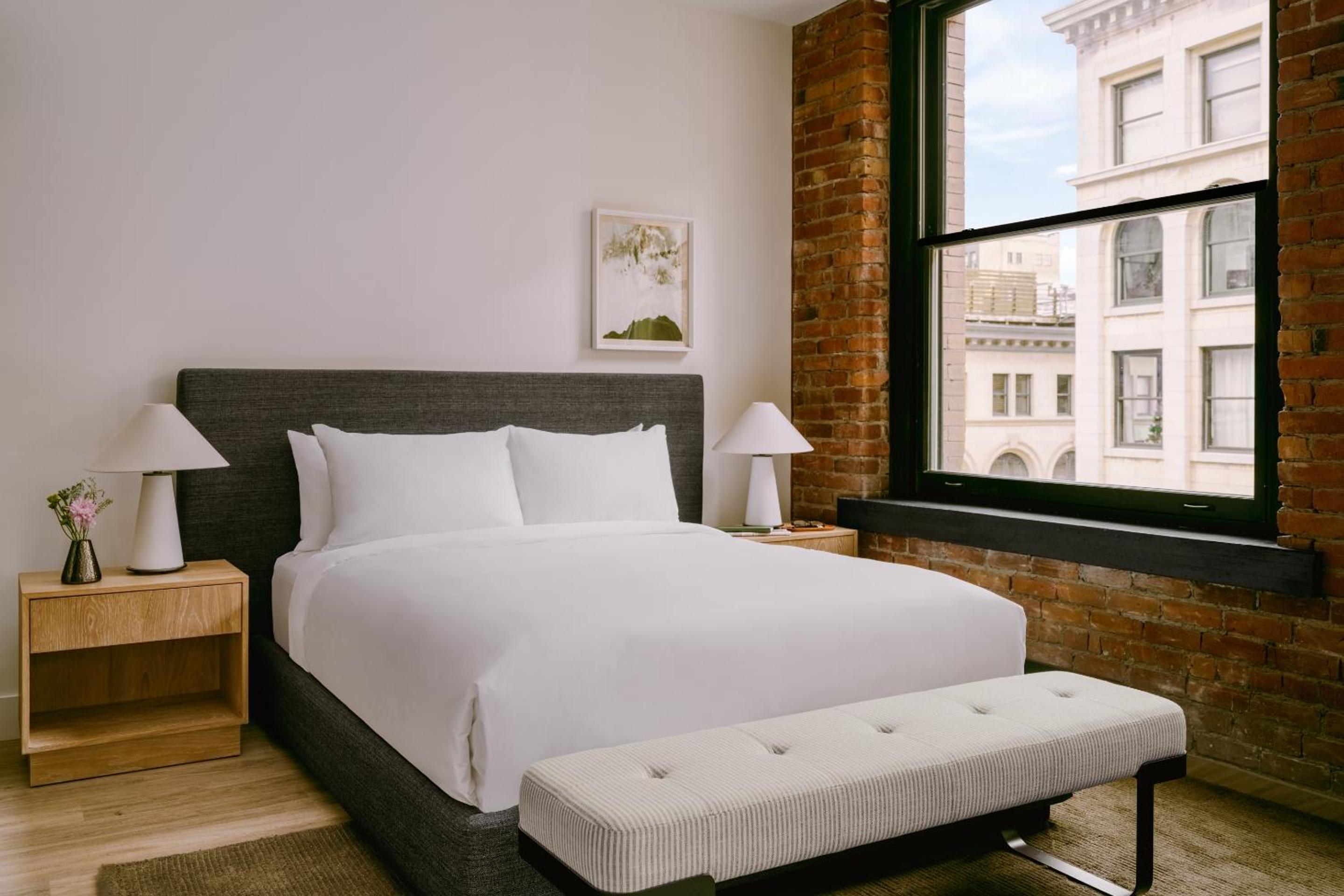 Studio Apartment With Queen Bed