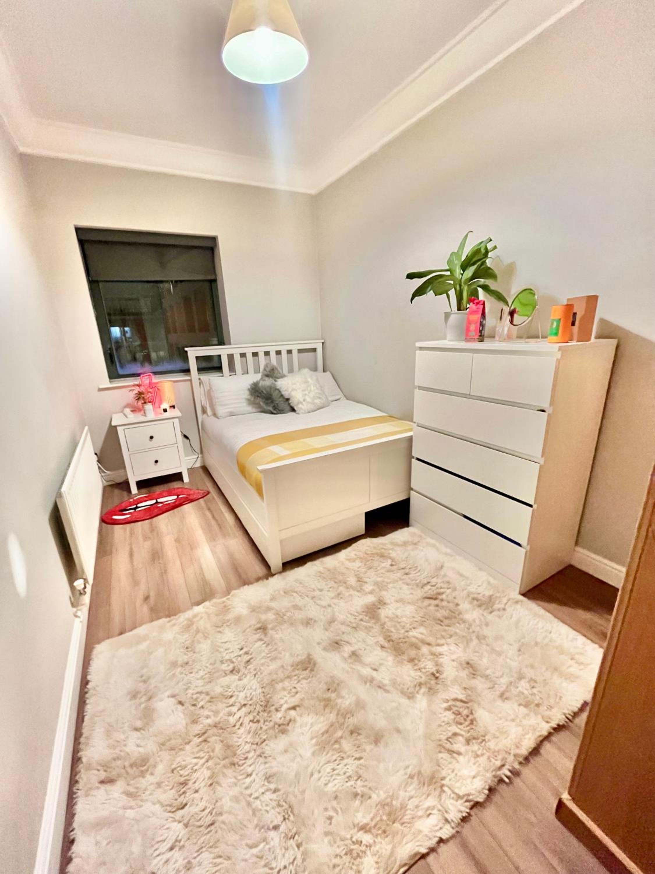 Double Room with Private External Bathroom photo 2