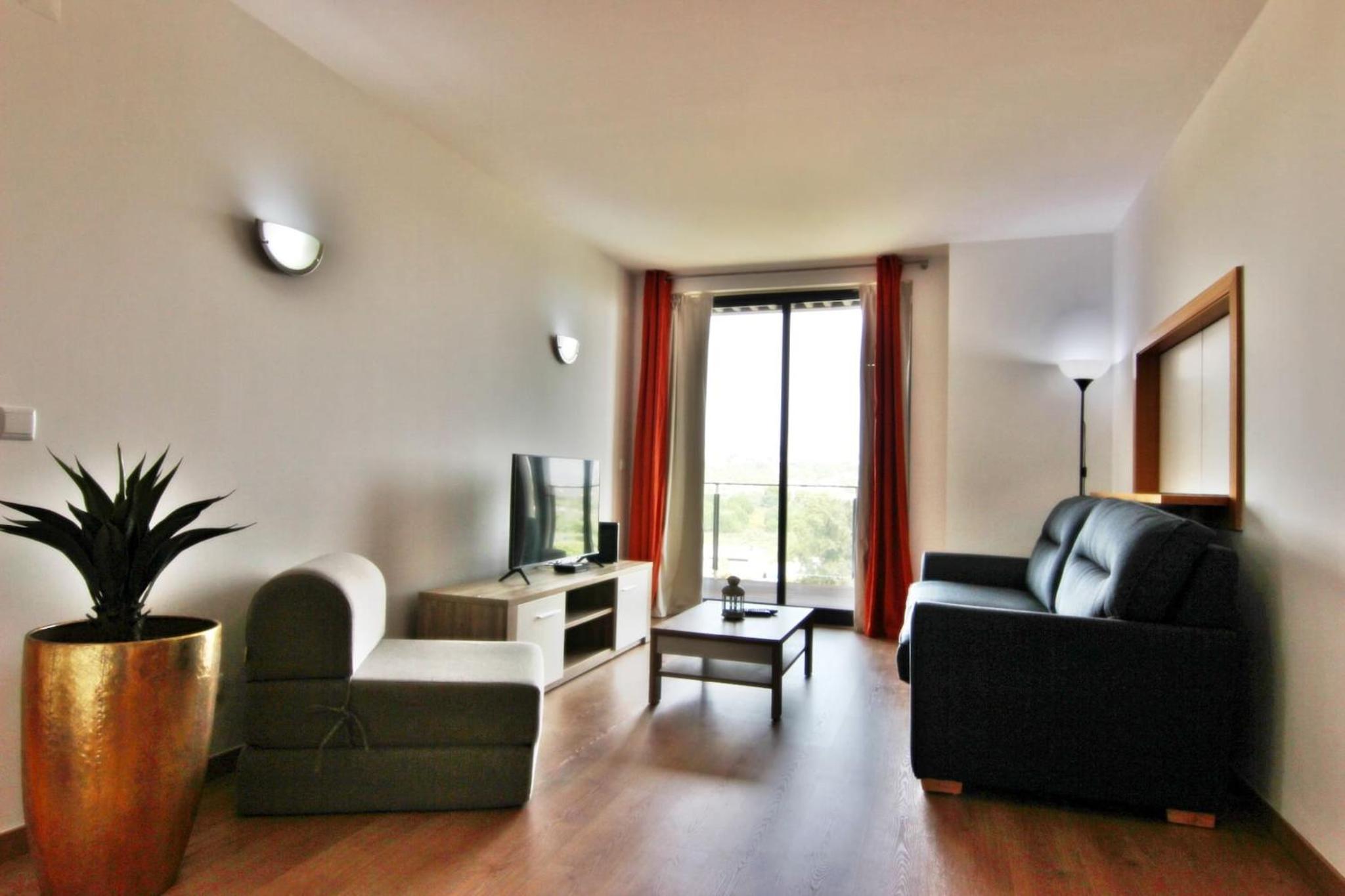 One-Bedroom Apartment photo 1