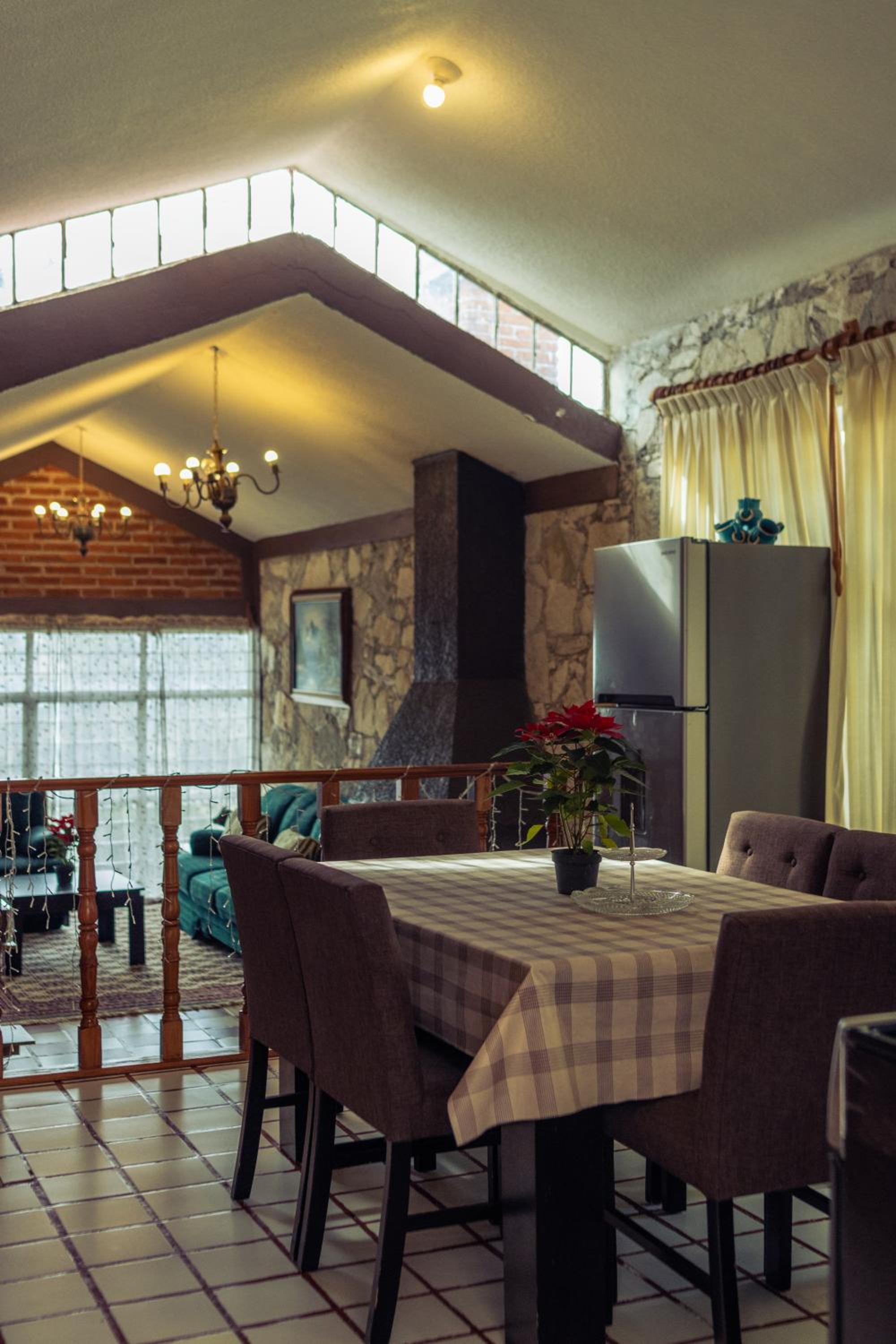 Three-Bedroom House - Photo 8