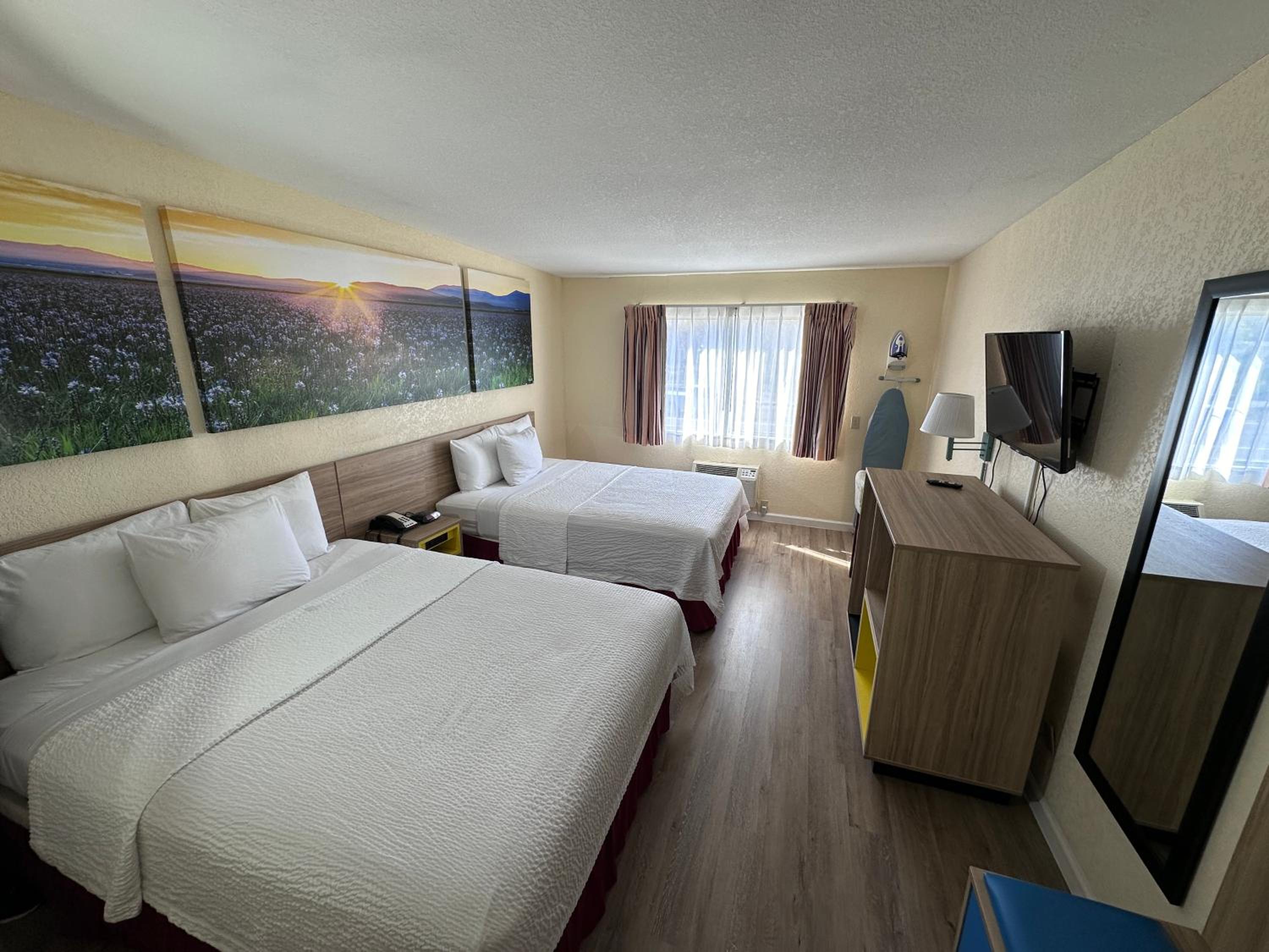 Studio Suite with Two Queen Beds - Non-Smoking - Photo 6