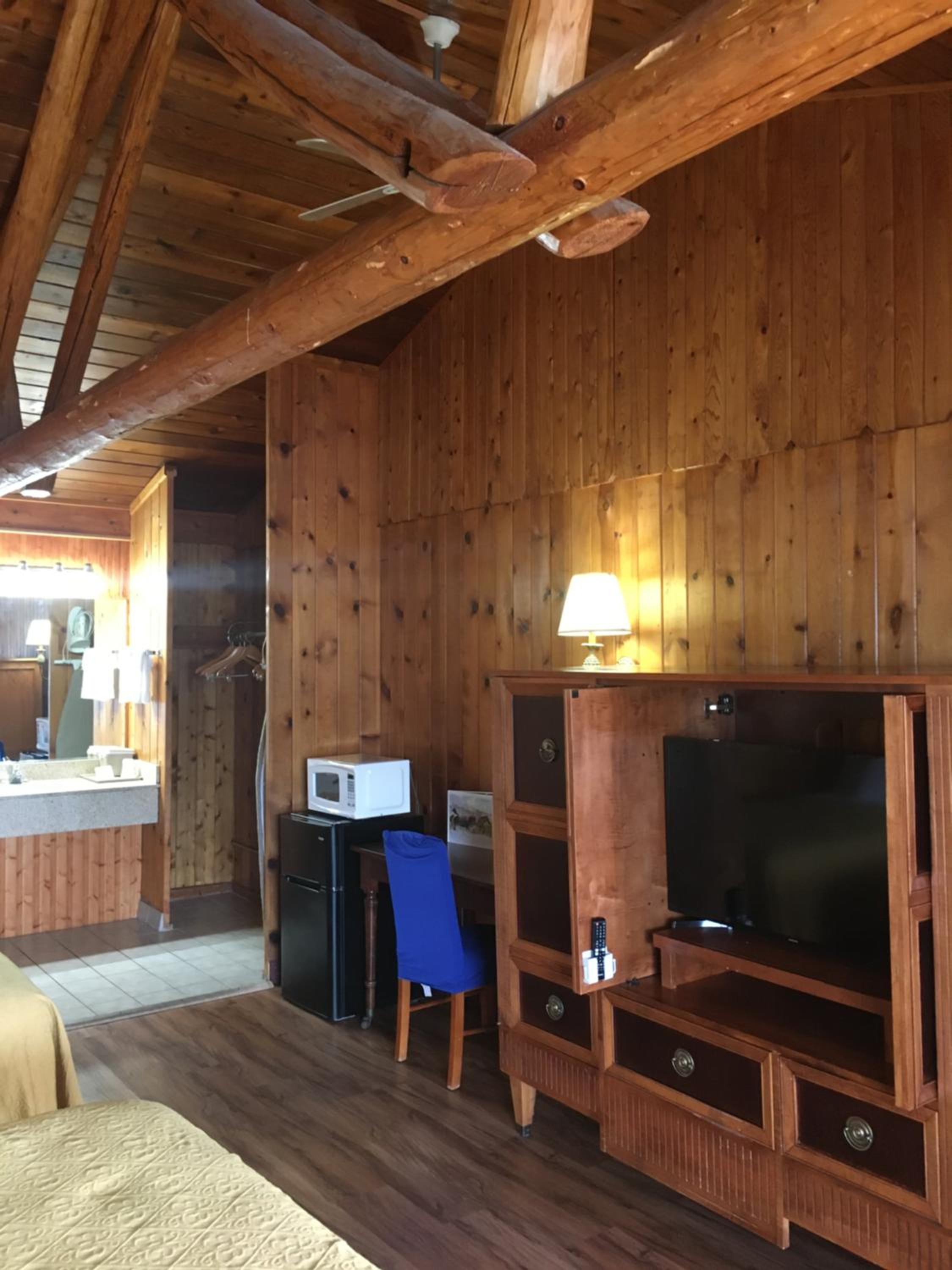 Deluxe Double Room with Two Double Beds - Non-Smoking - Photo 10