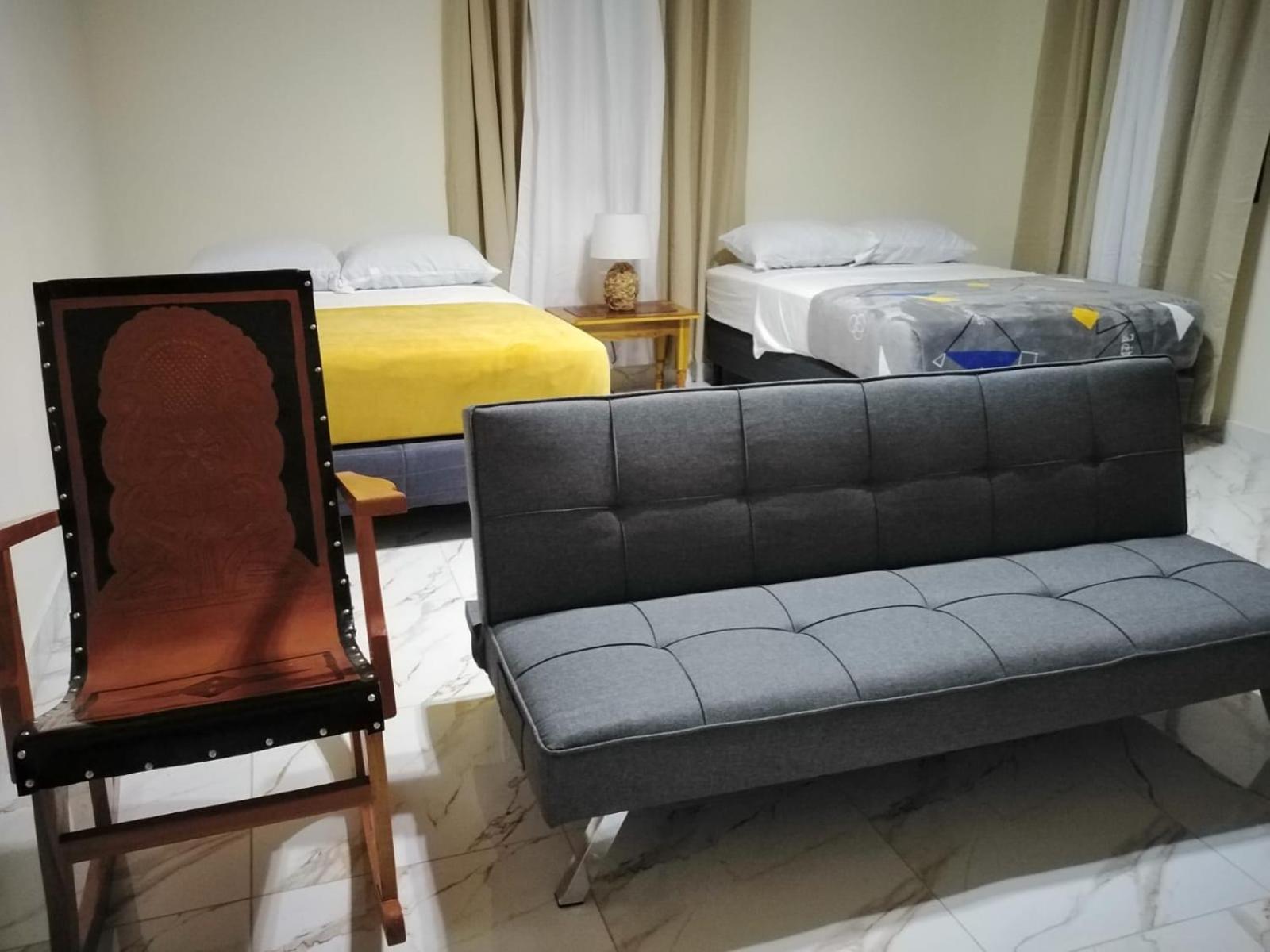 Twin Room with Private Bathroom photo 2