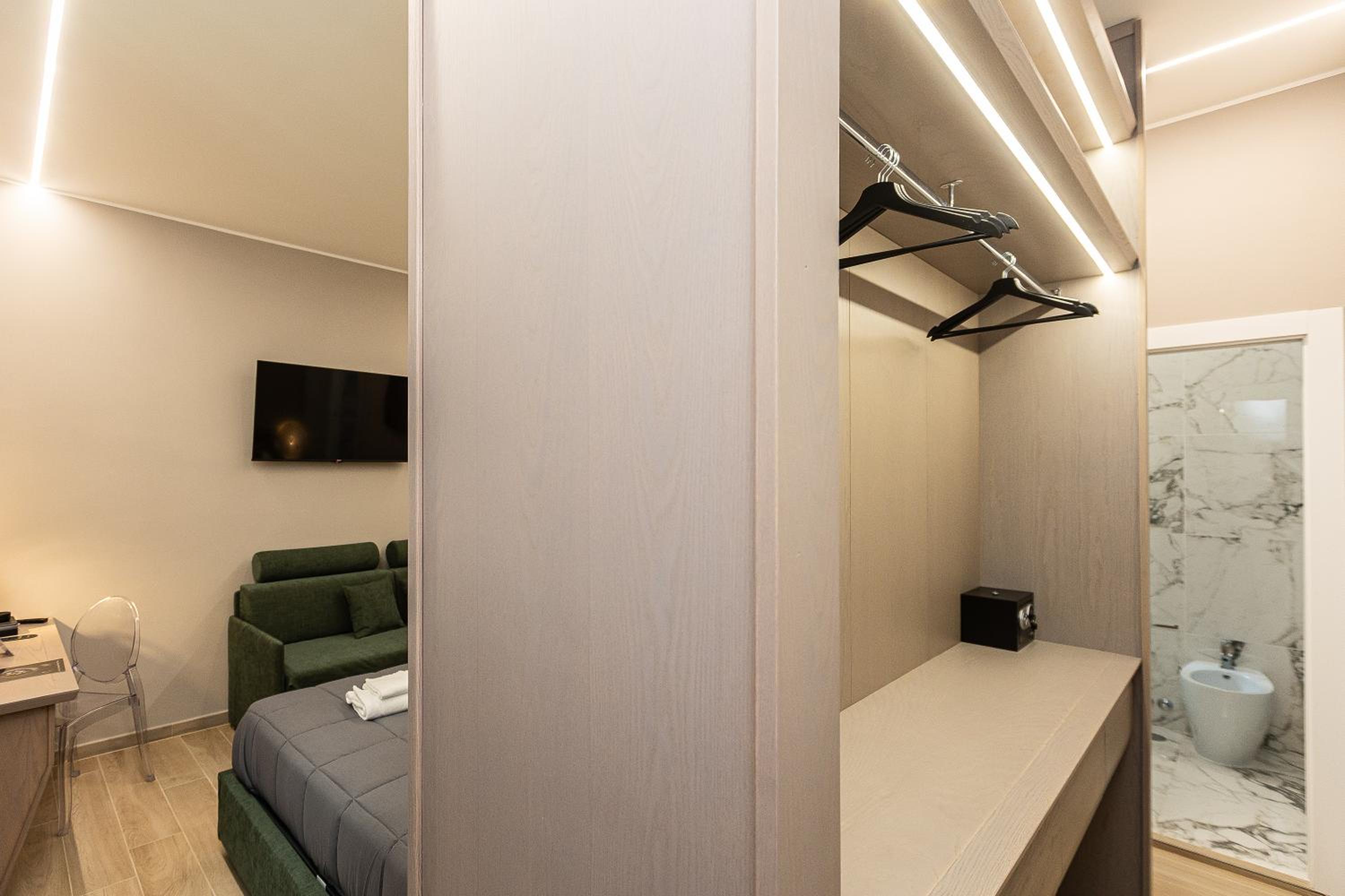 Basic Triple Room photo 2