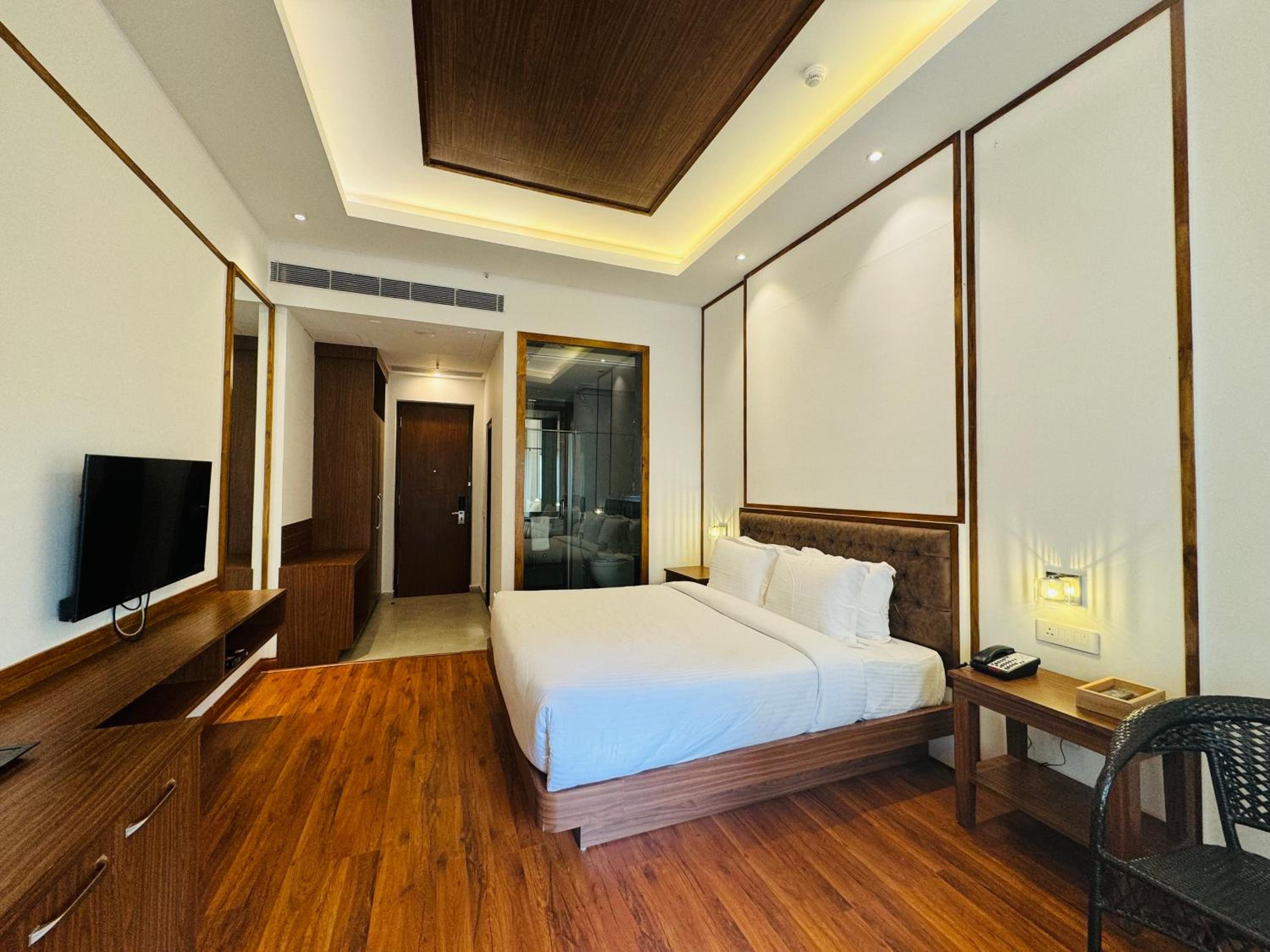 Deluxe King Room