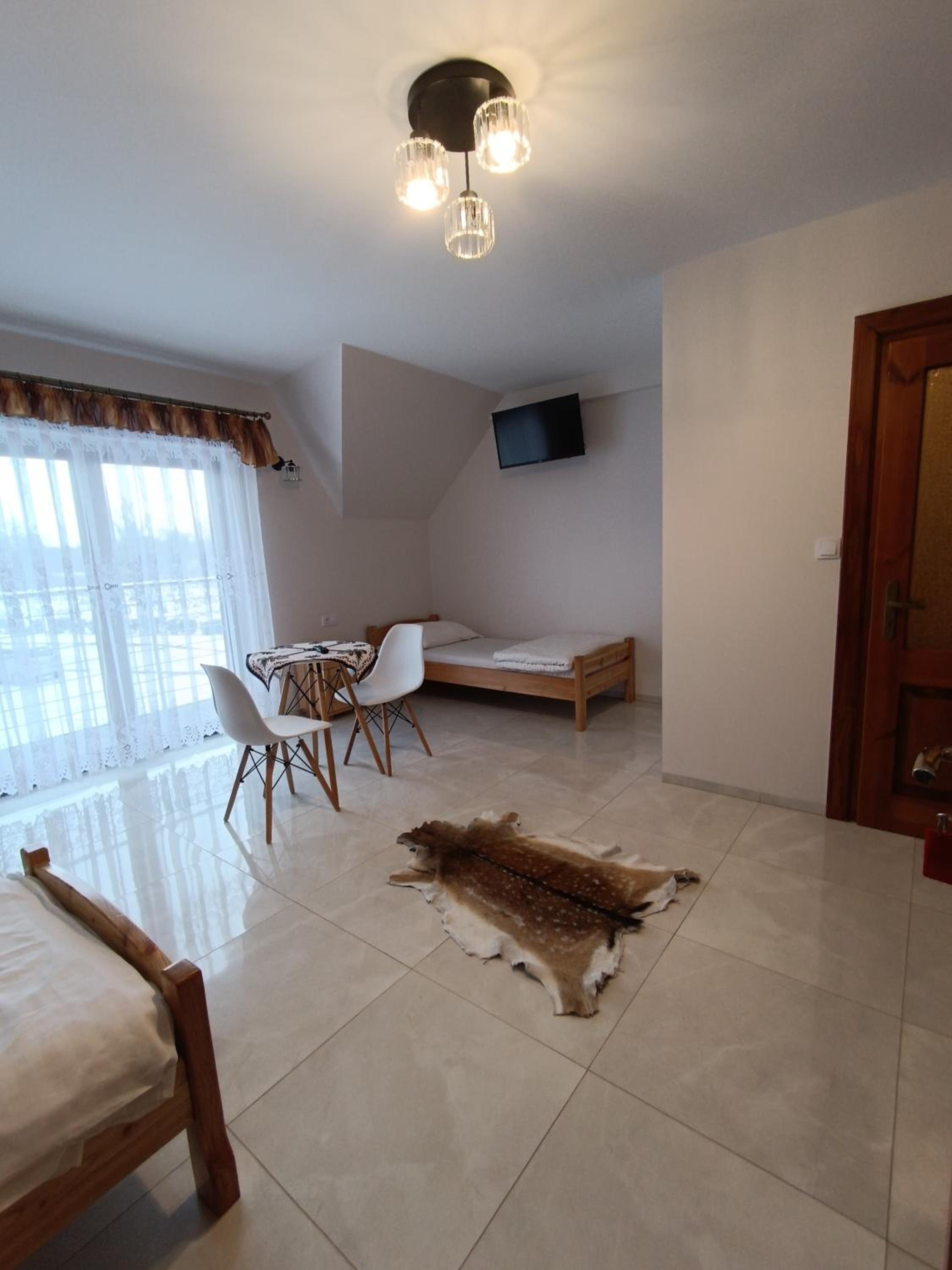 Family Room with Private Bathroom - Photo 6