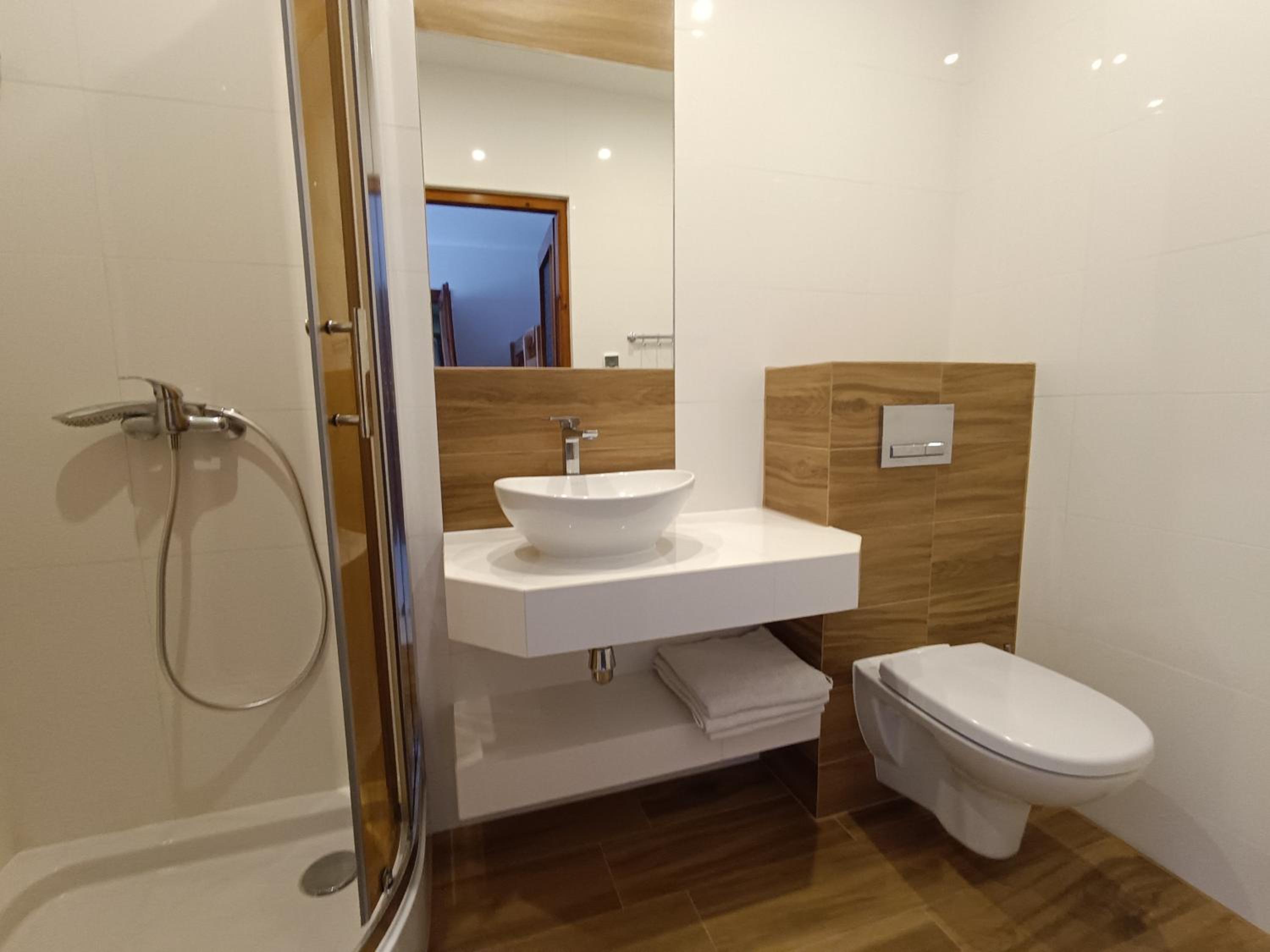 Family Room with Private Bathroom - Photo 8