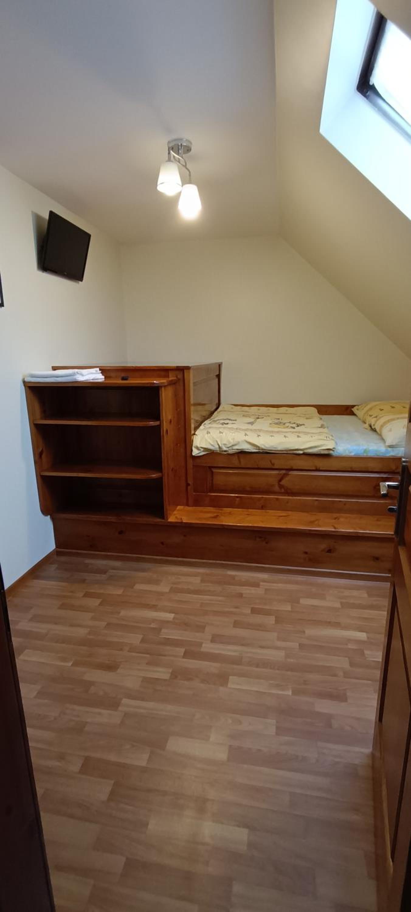 Single Room with Private Bathroom photo 2