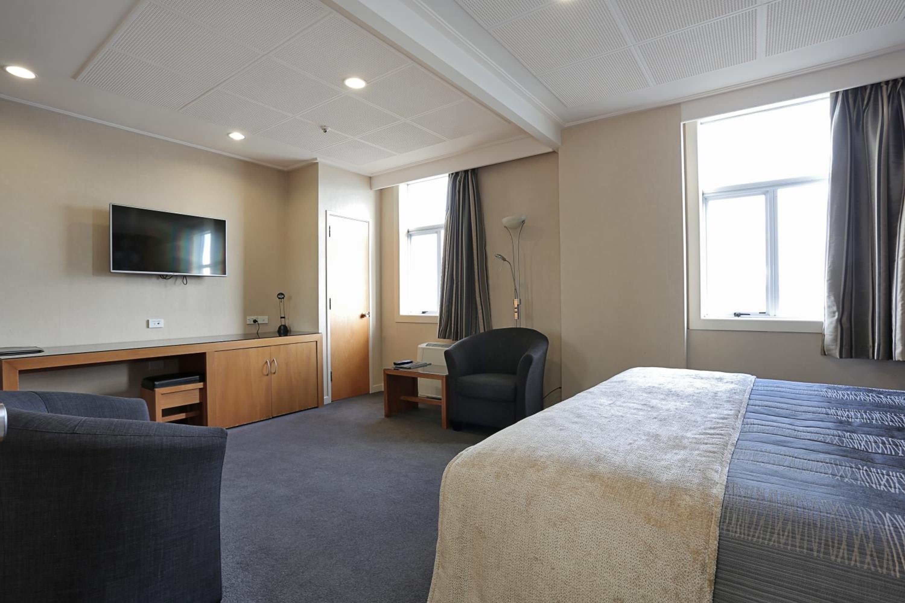 Premium King Room photo 3