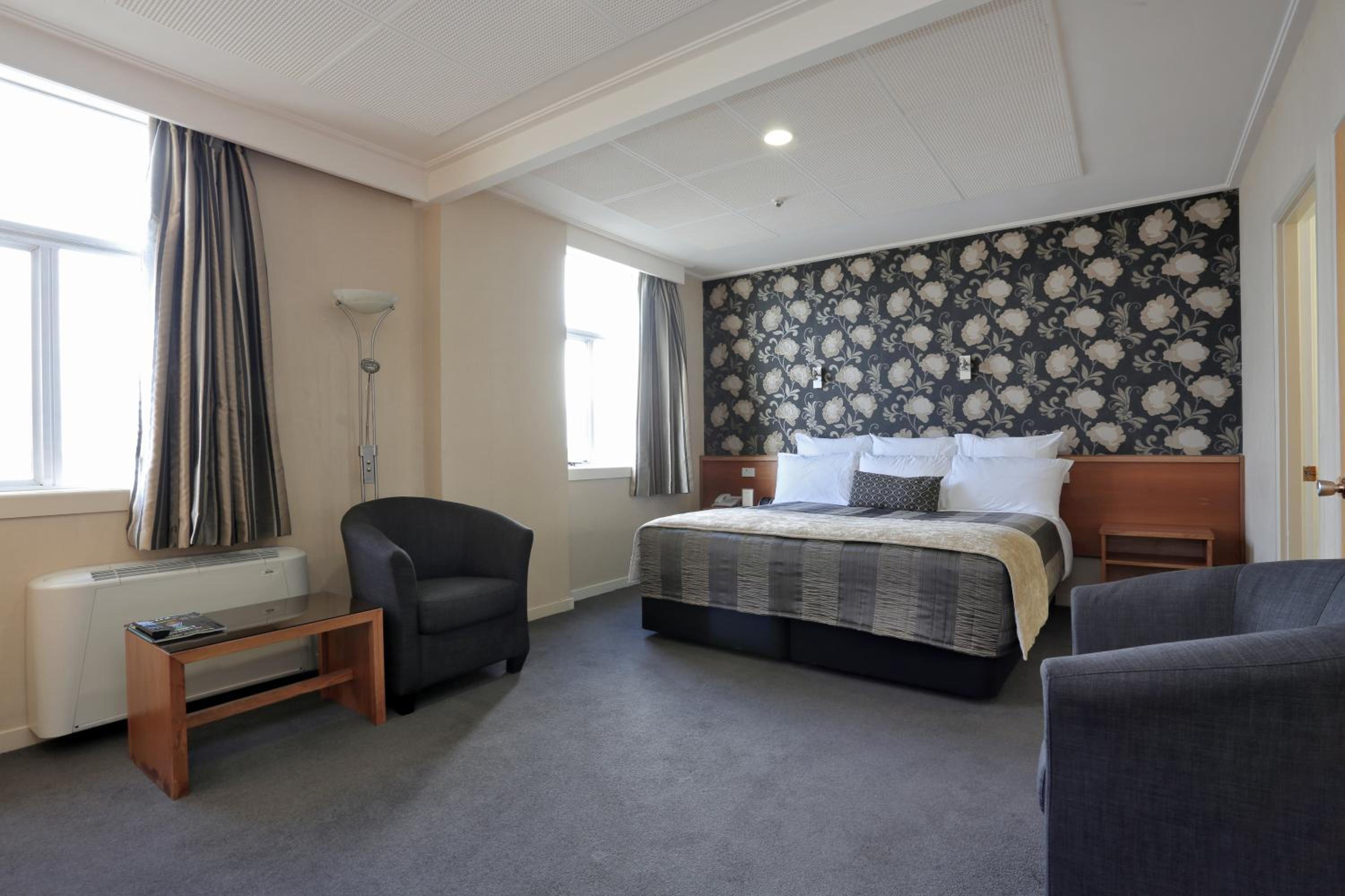 Premium King Room photo 1