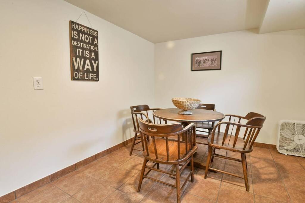 Two-Bedroom Apartment photo 3