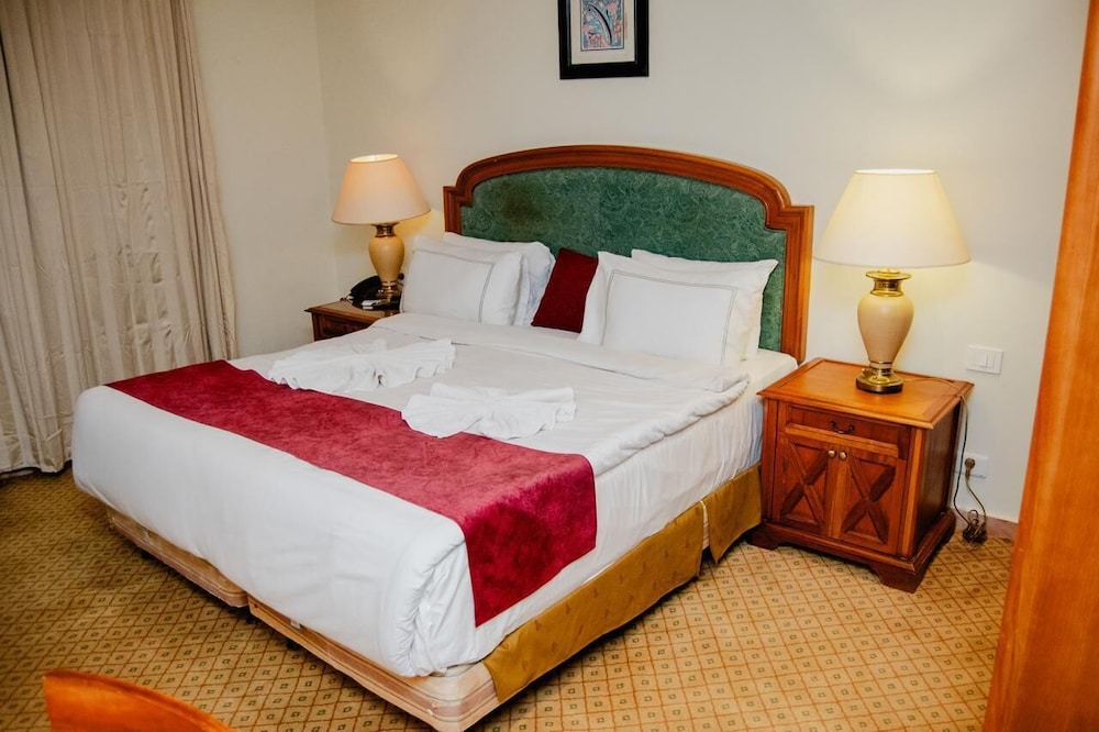 Deluxe Suite