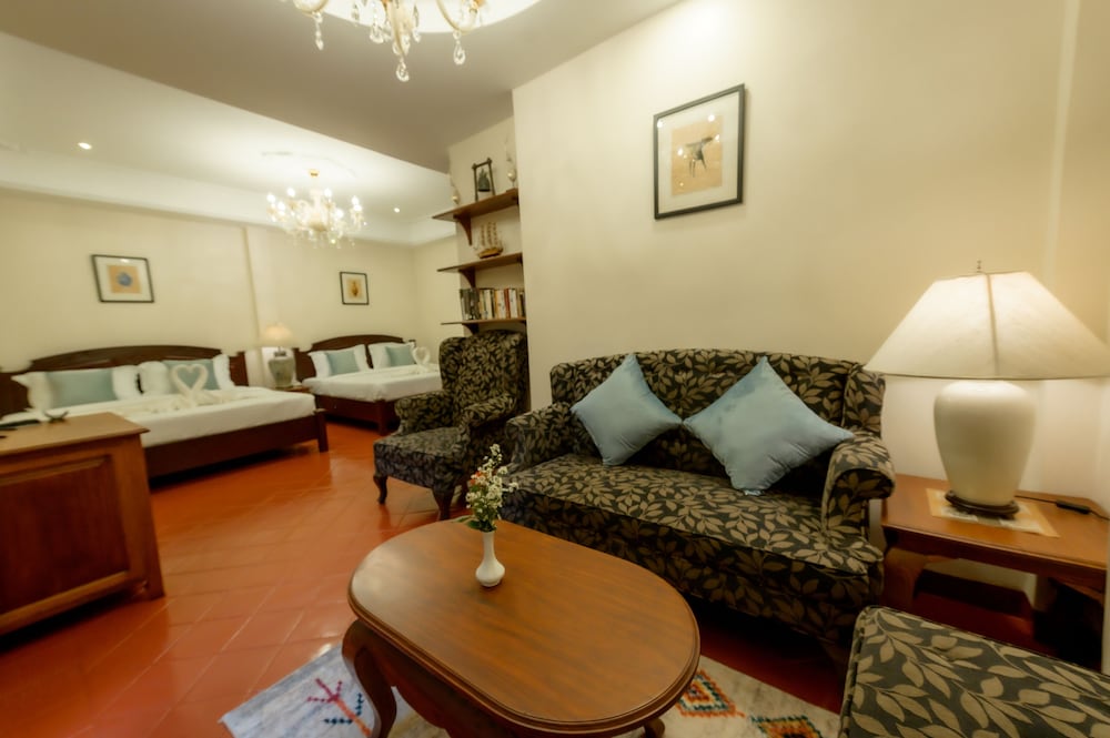 Family Suite with Balcony - Photo 1