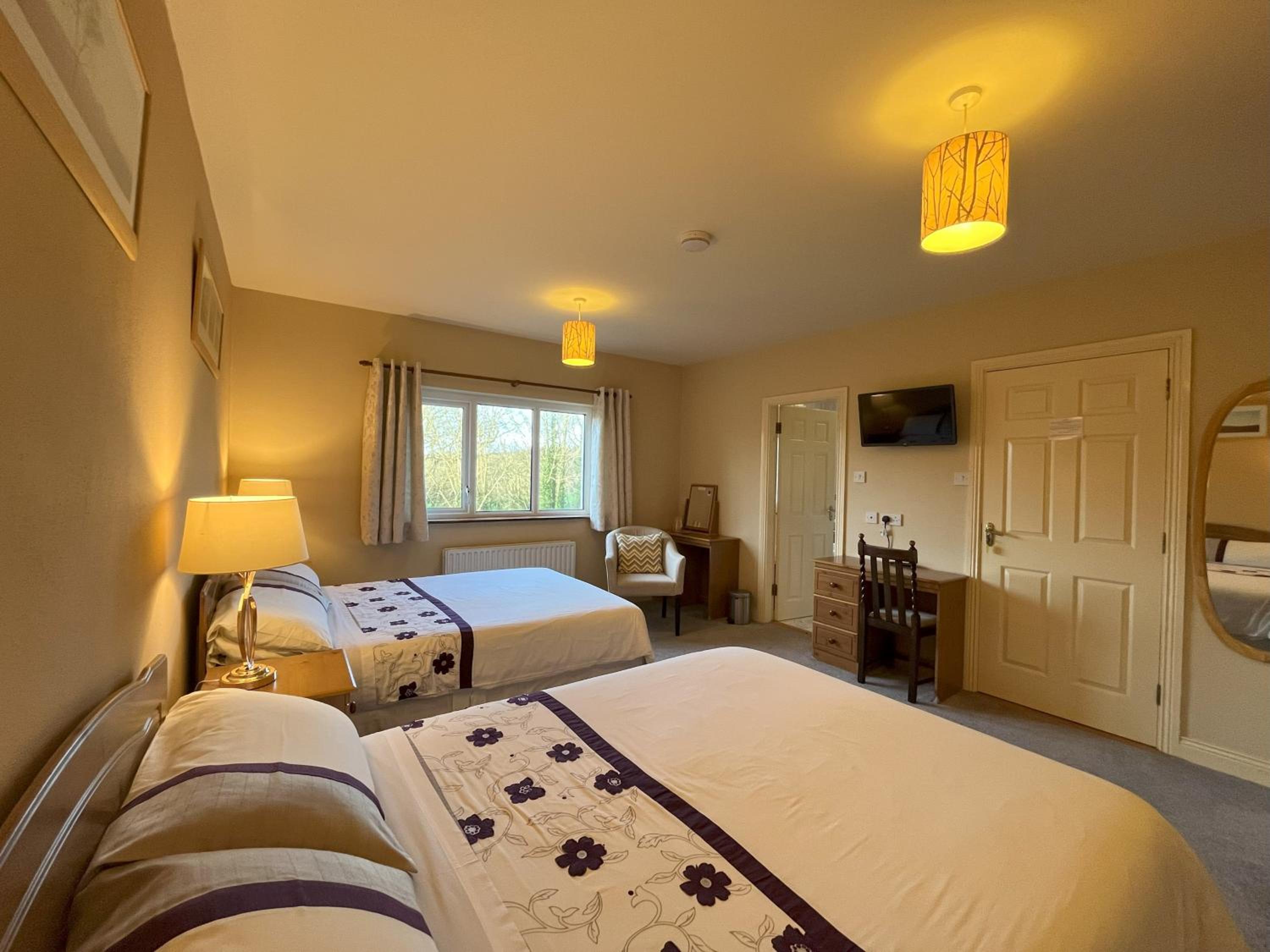 Family Room En-Suite photo 2