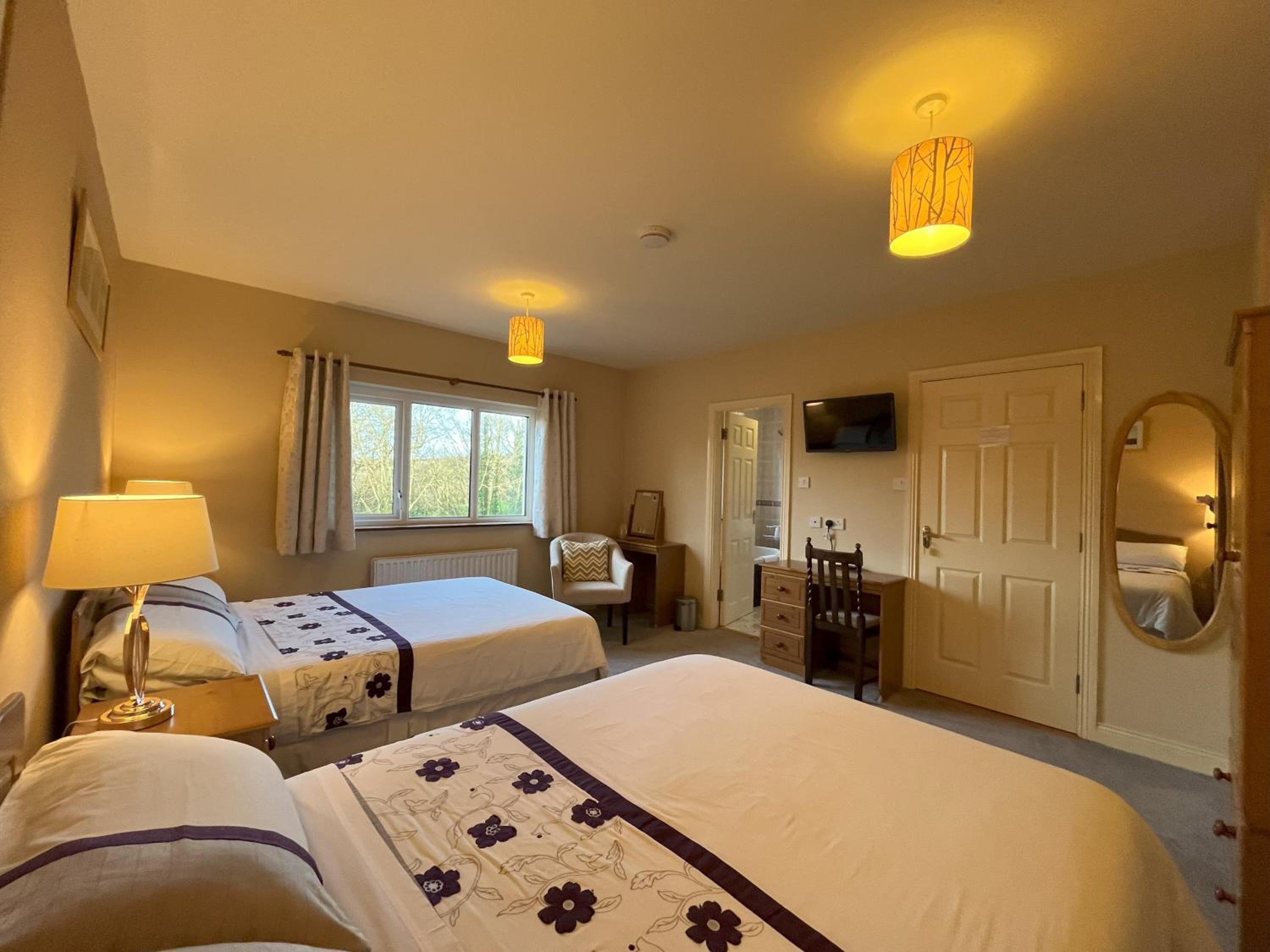 Family Room En-Suite photo 3