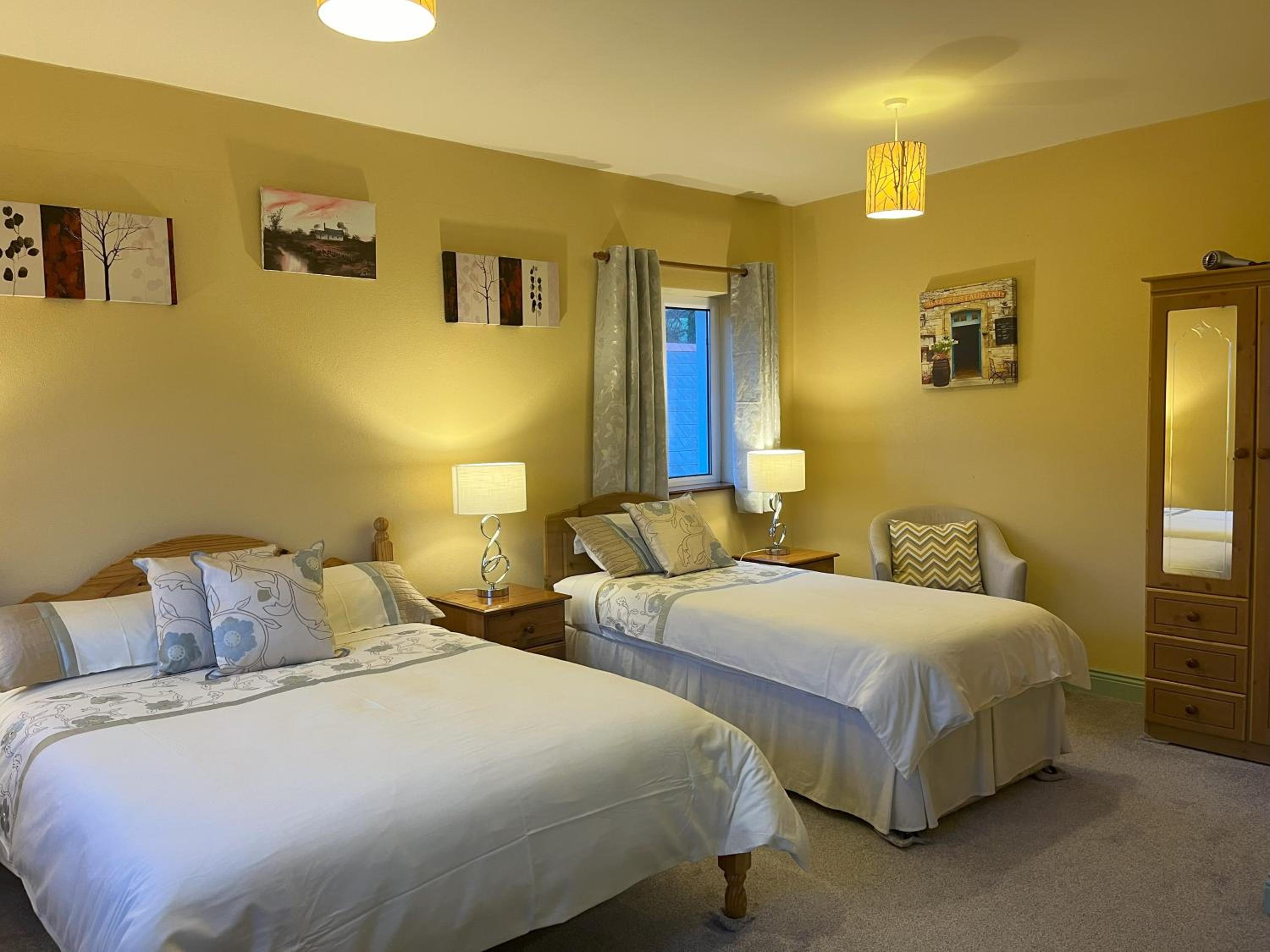 Triple Room En-Suite photo 2