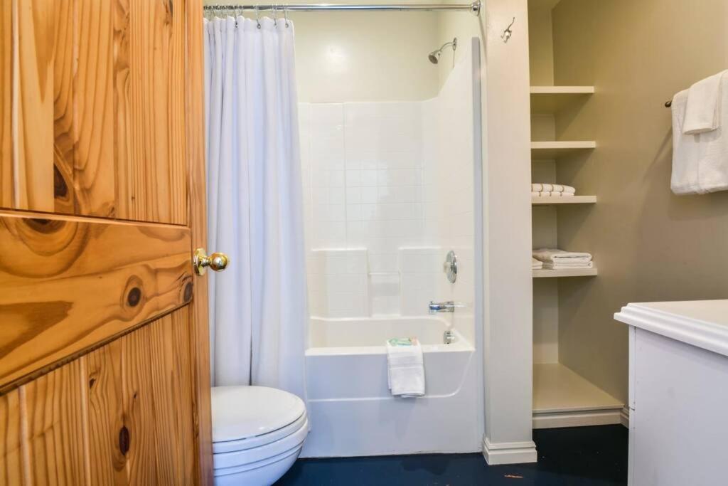 Two-Bedroom Apartment - Photo 8