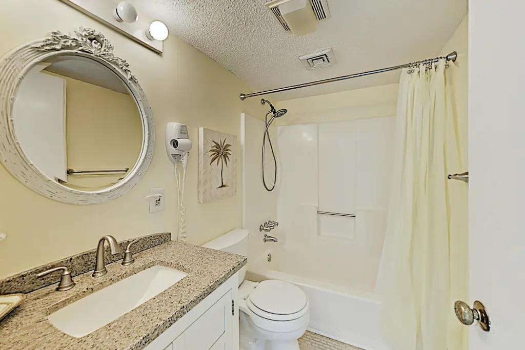 Three-Bedroom Apartment photo 3