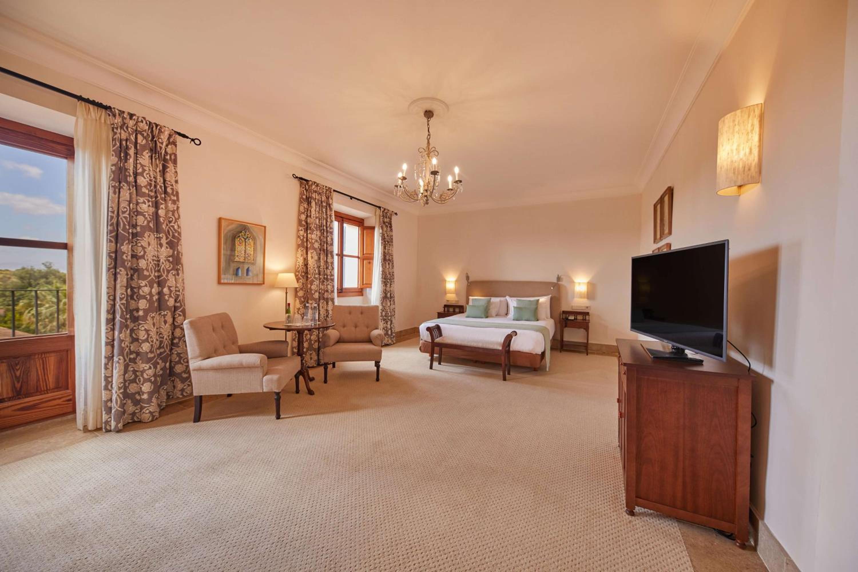 Deluxe Room at Tramuntana - Photo 4