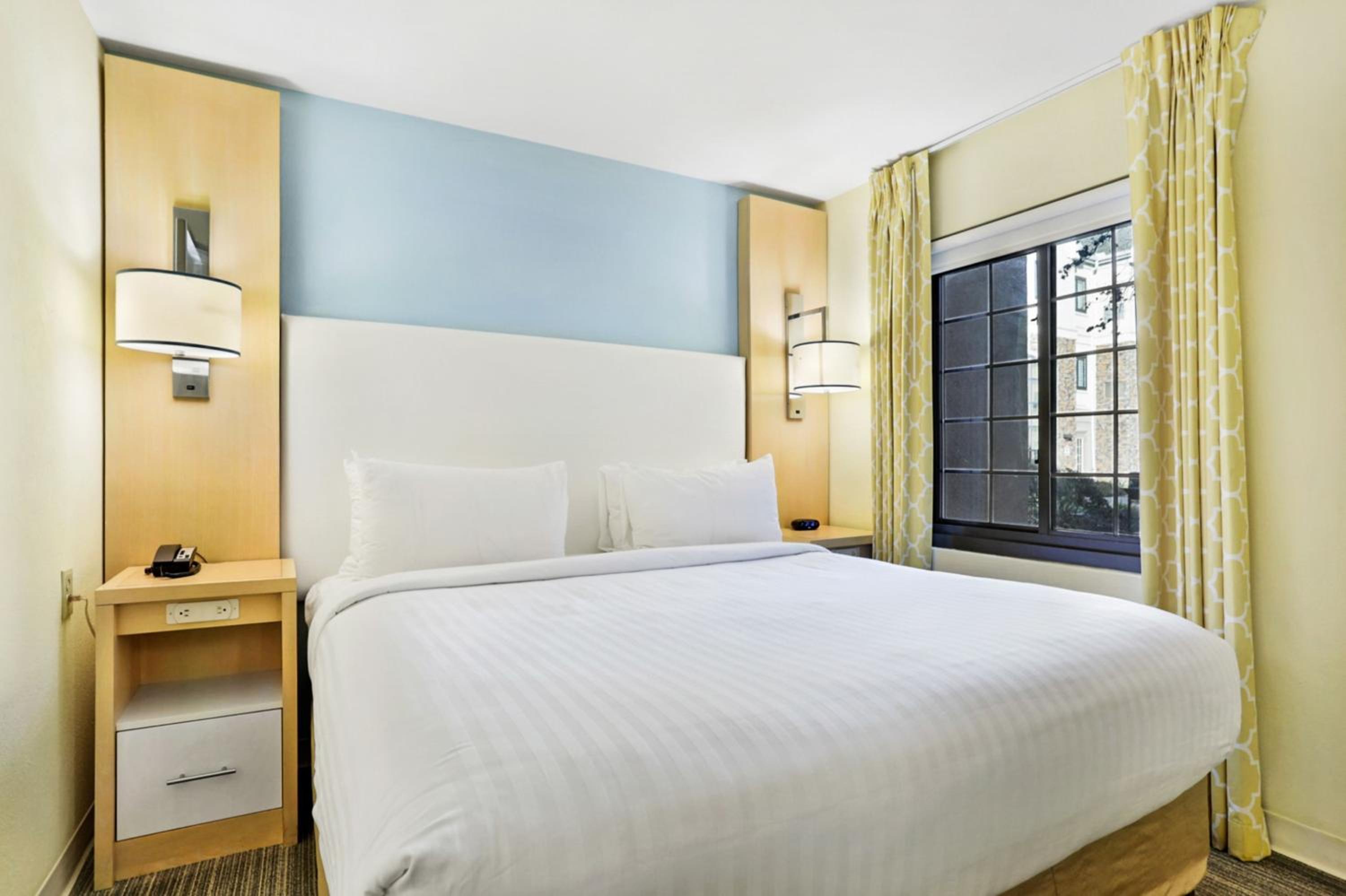 Two-Bedroom King Suite - Photo 18