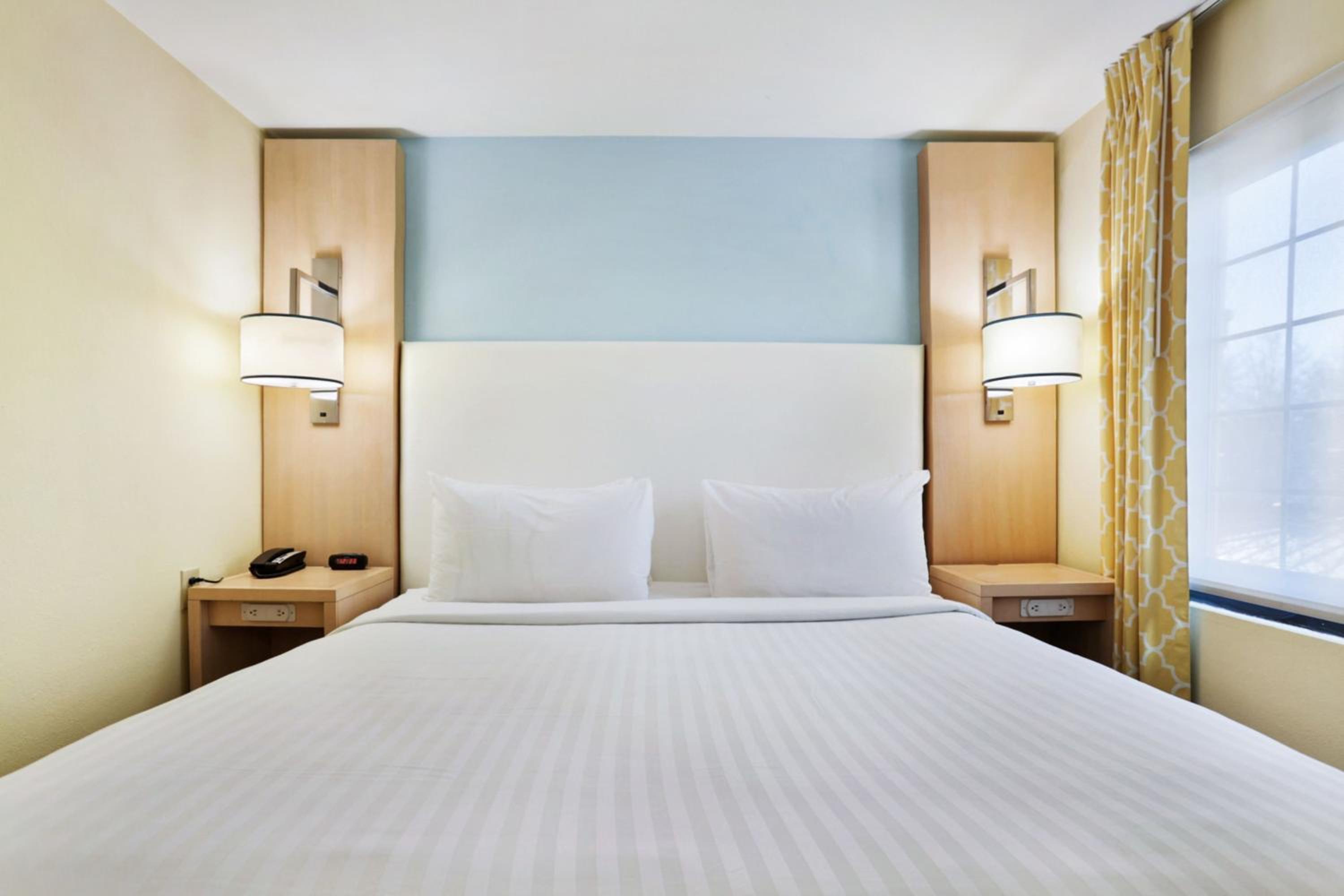Two-Bedroom King Suite - Photo 17