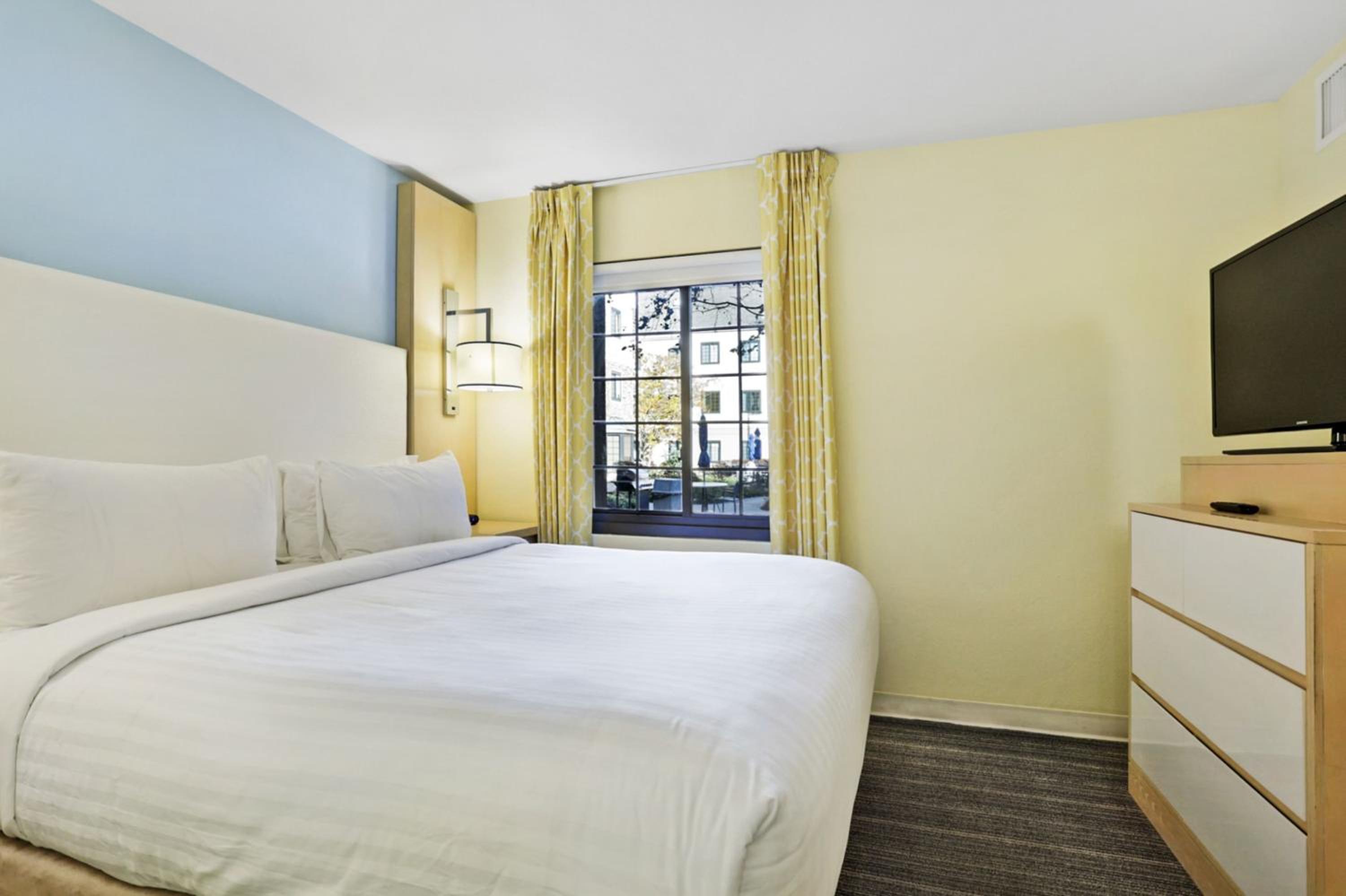 Two-Bedroom King Suite - Photo 24
