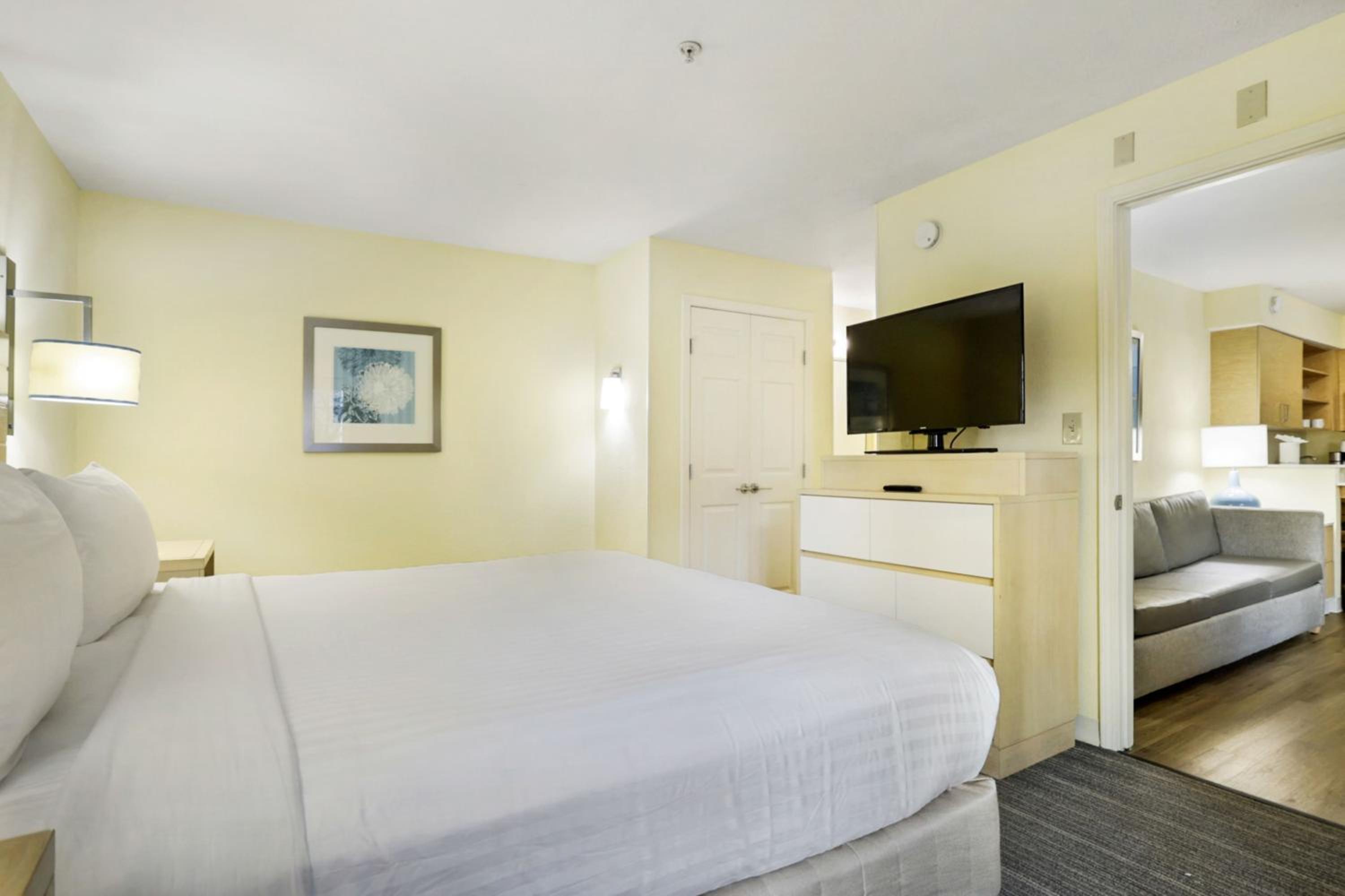 Two-Bedroom King Suite - Photo 21