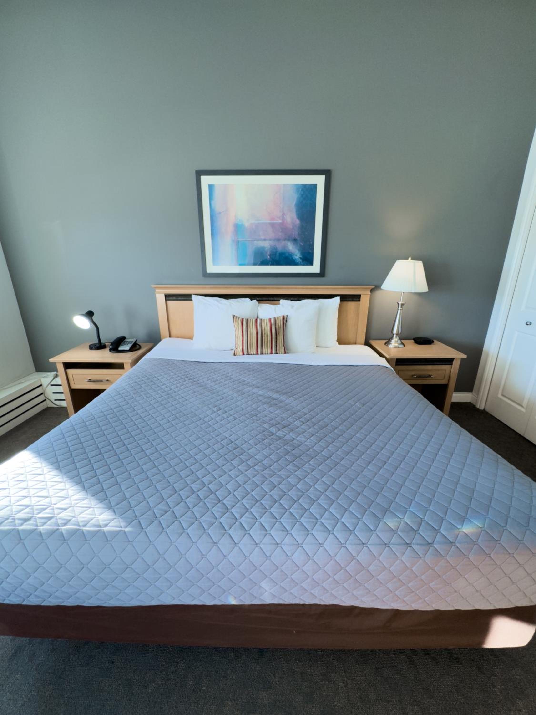 Deluxe King Room - Photo 3