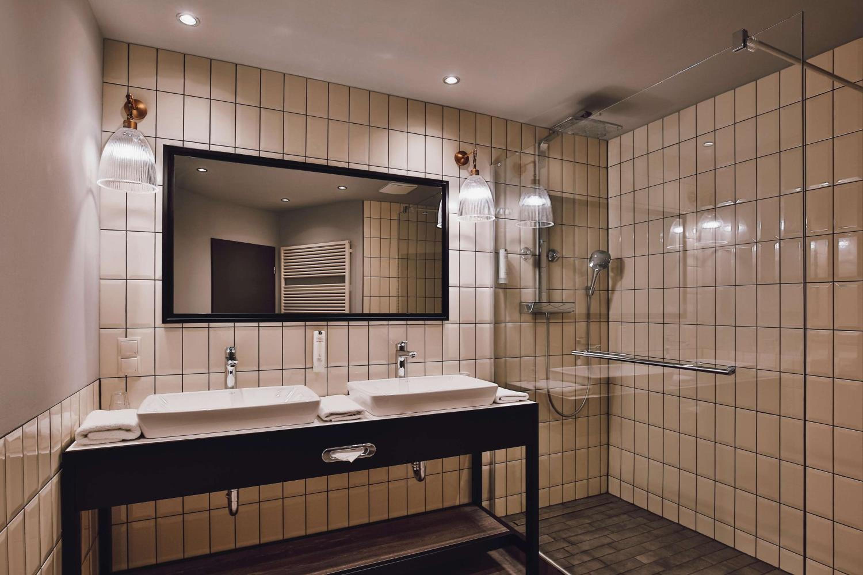 Corner Suite