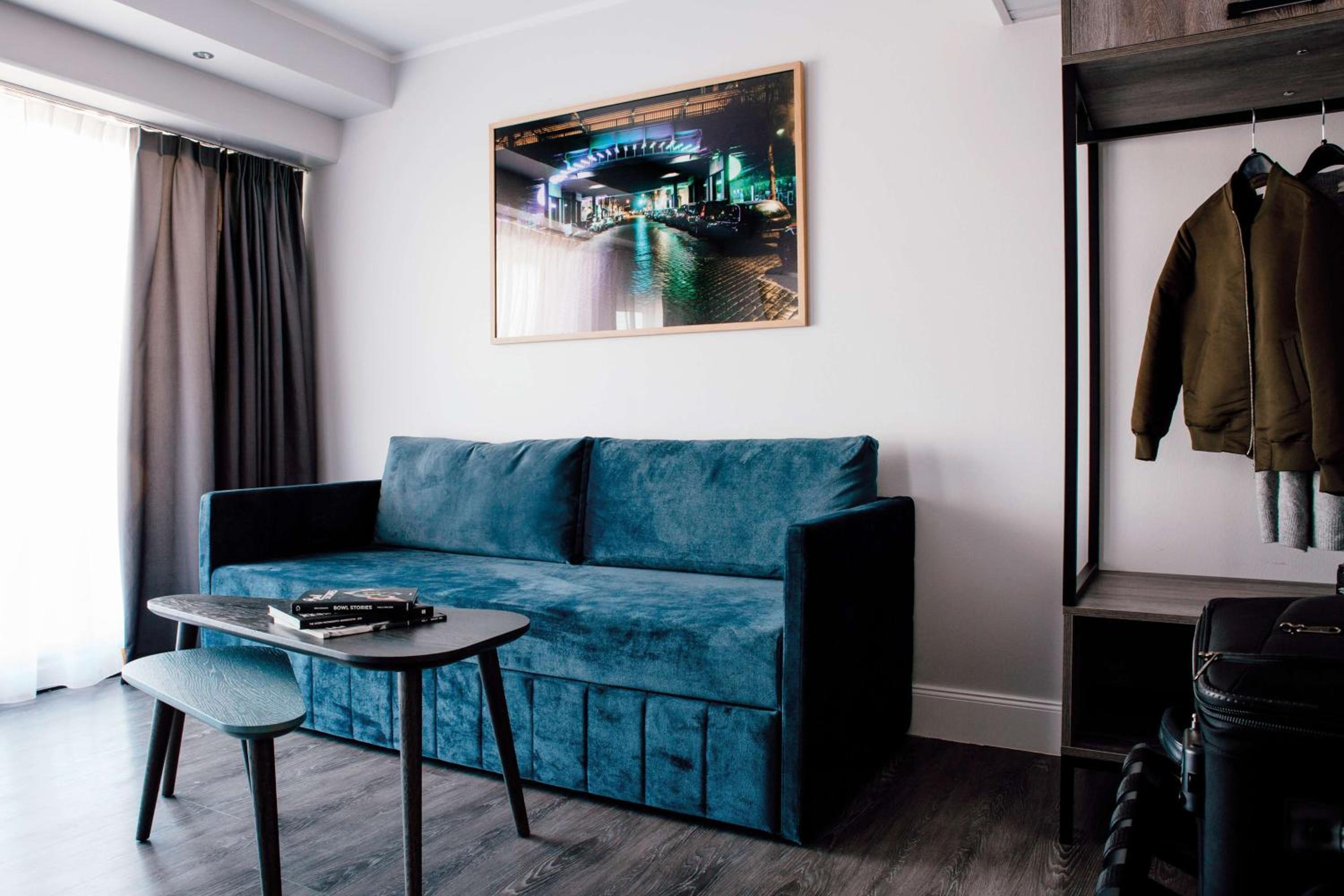 One-Bedroom Suite - Photo 12