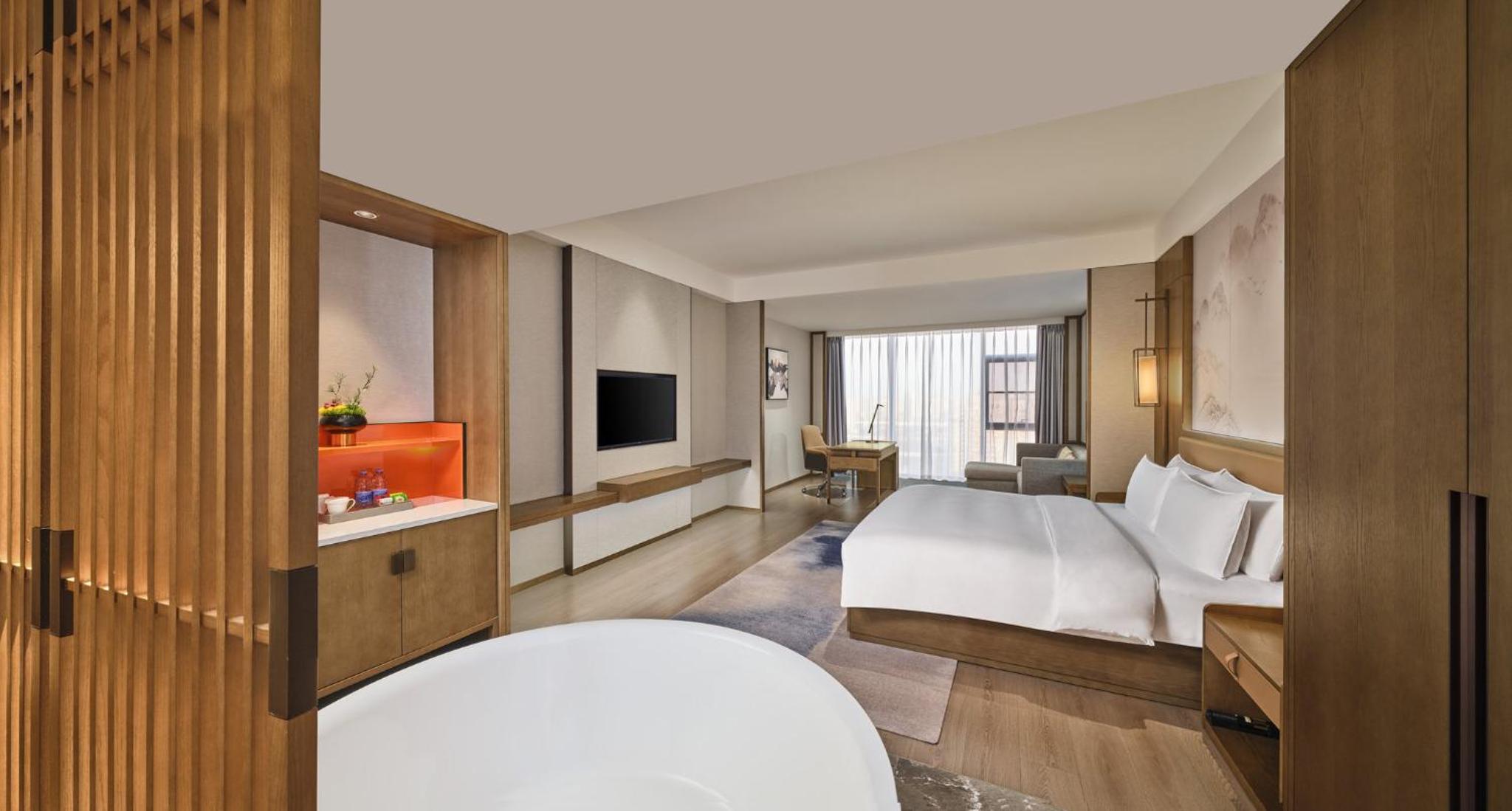 Junior King Suite photo 2