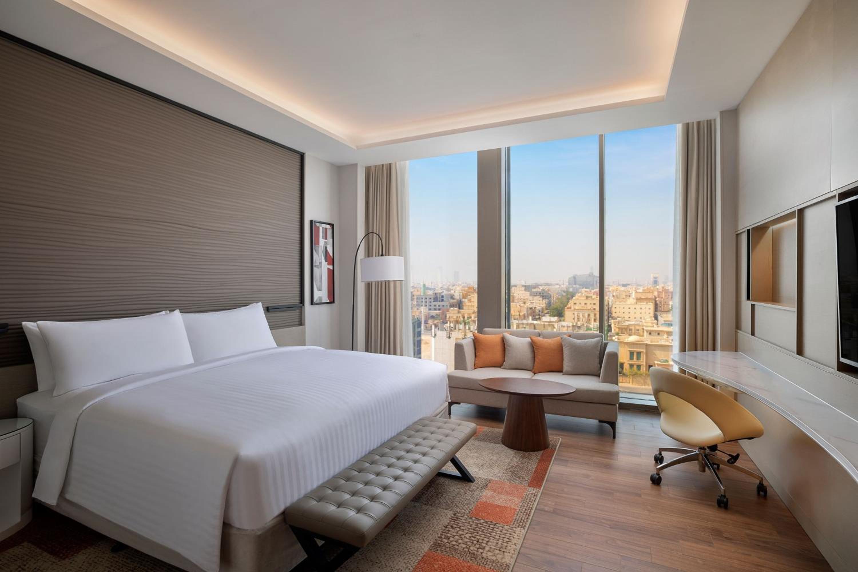 Premier King Room with City View - Photo 1