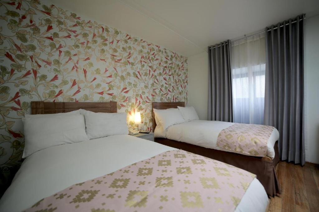 Twin Room - Photo 5