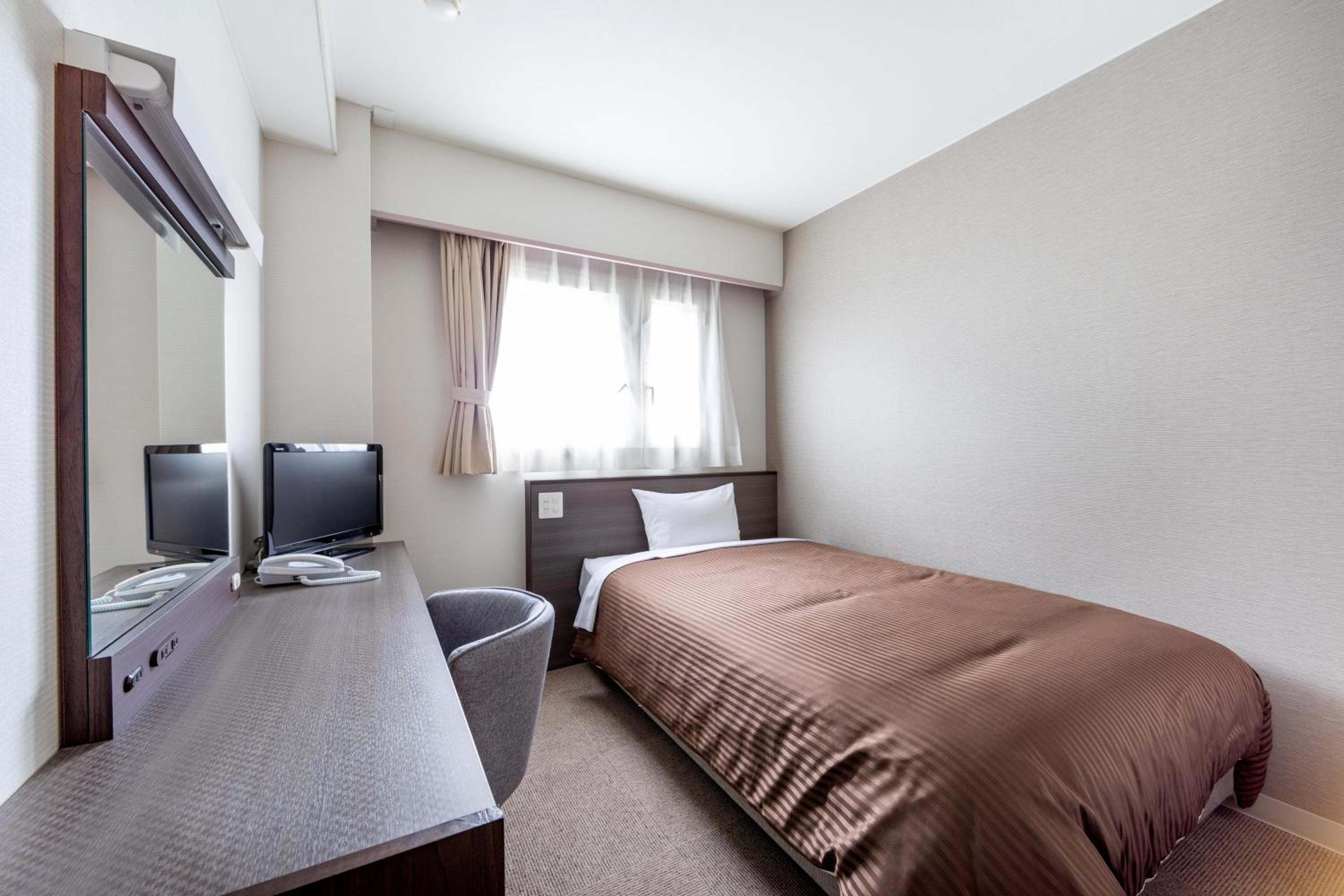 Standard Single Room - Smoking