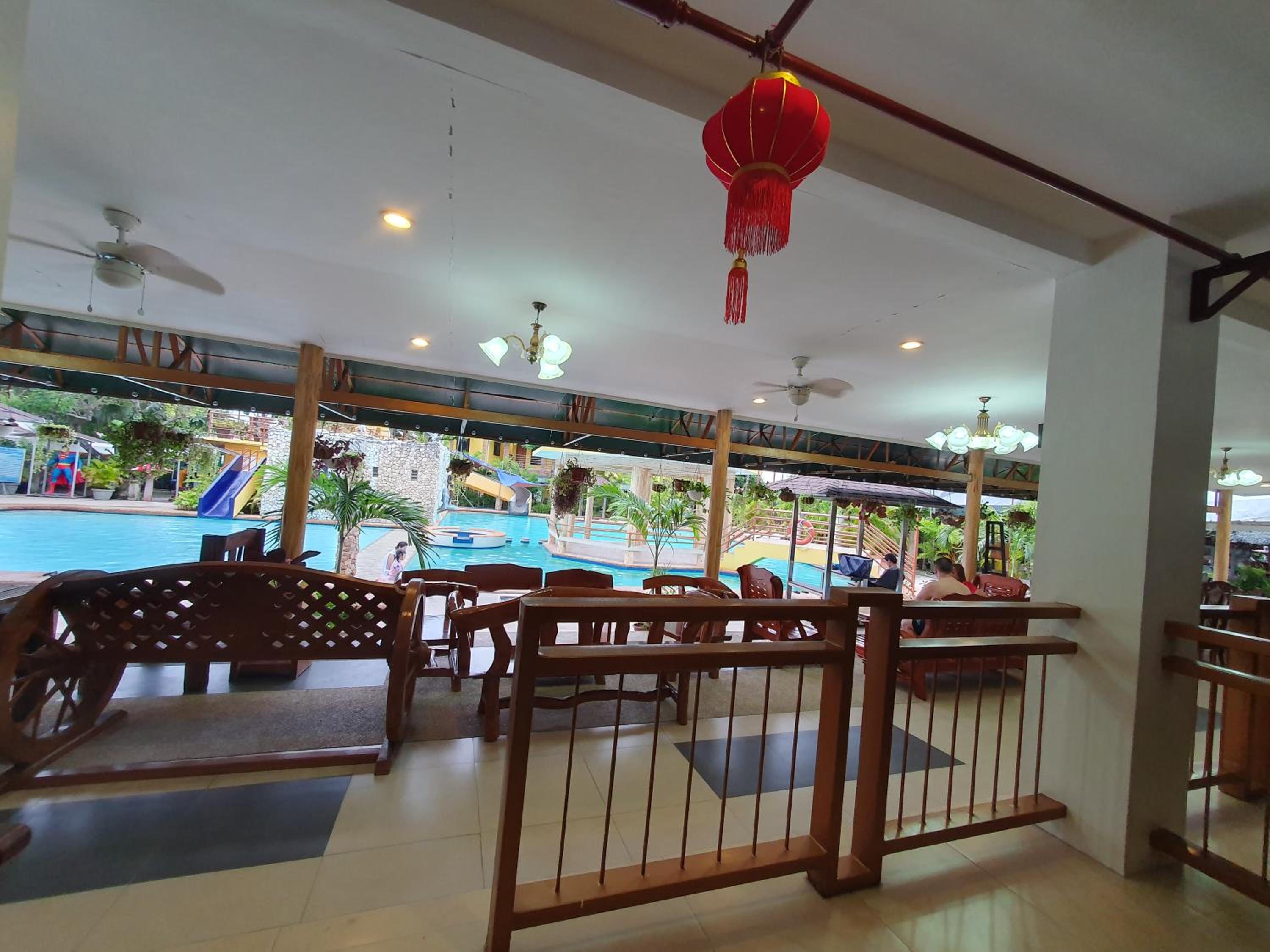 Queen Room with Pool View photo 2