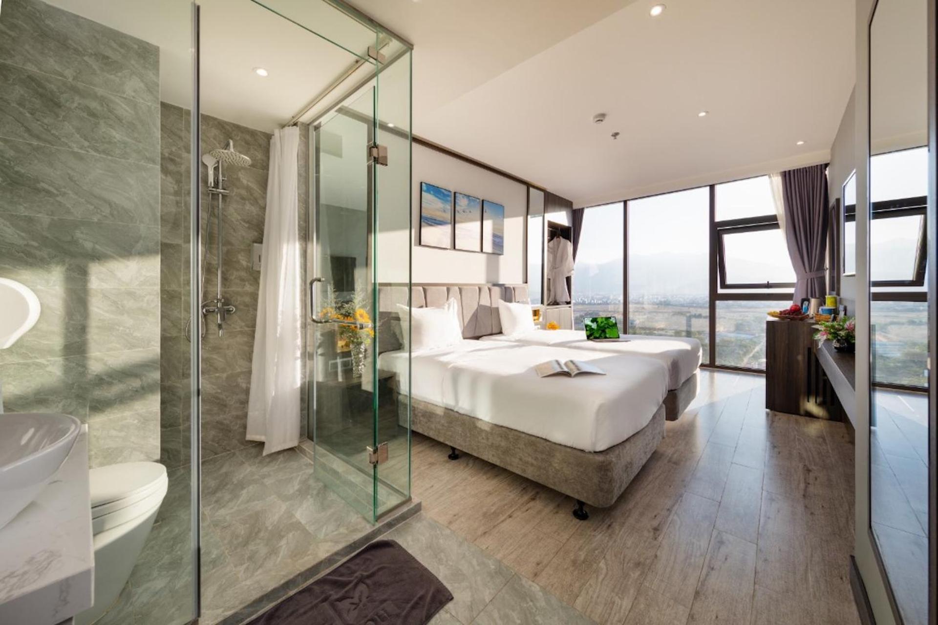 Deluxe Double or Twin Room with City View - Photo 7