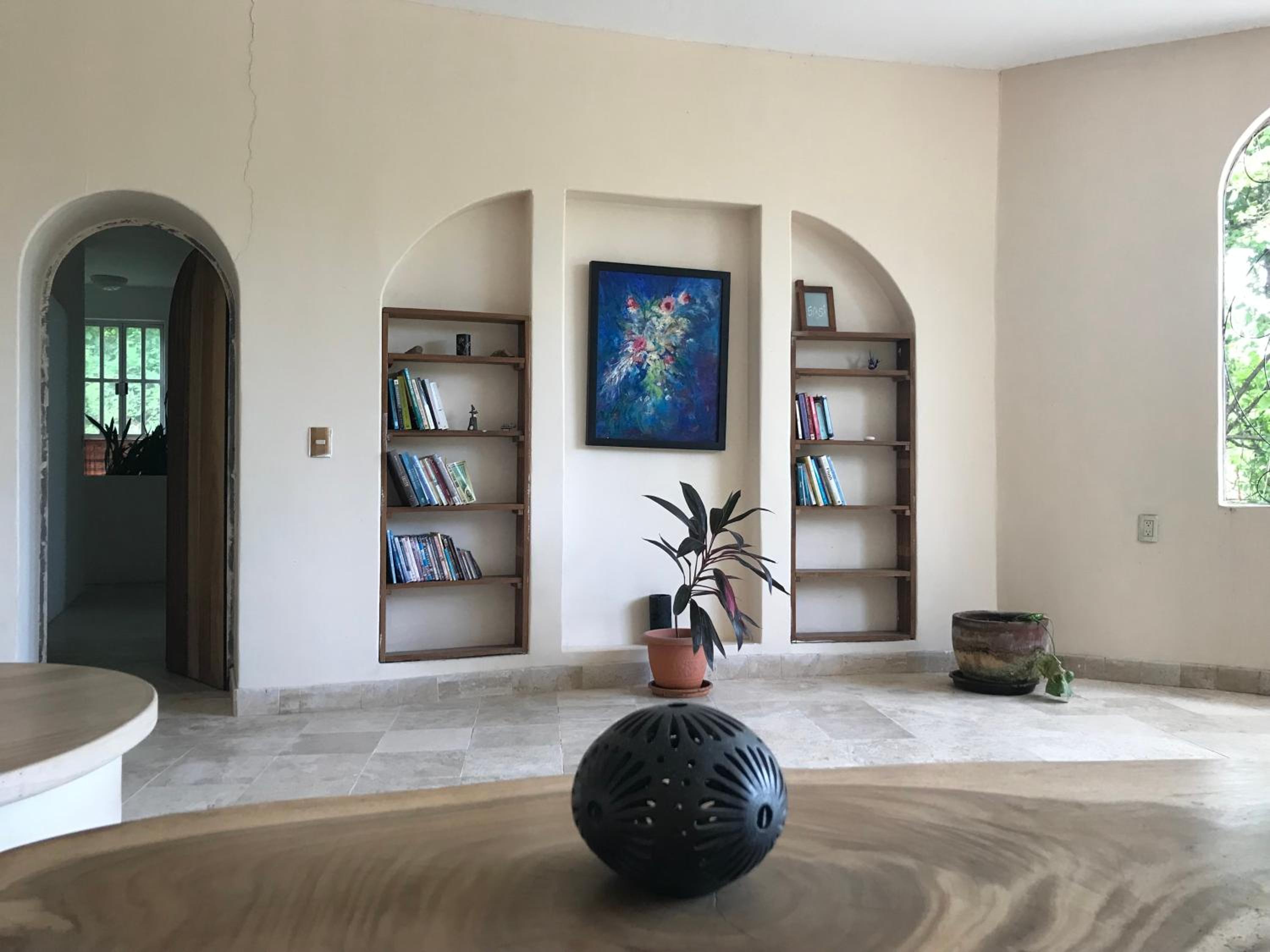 Five-Bedroom House photo 2