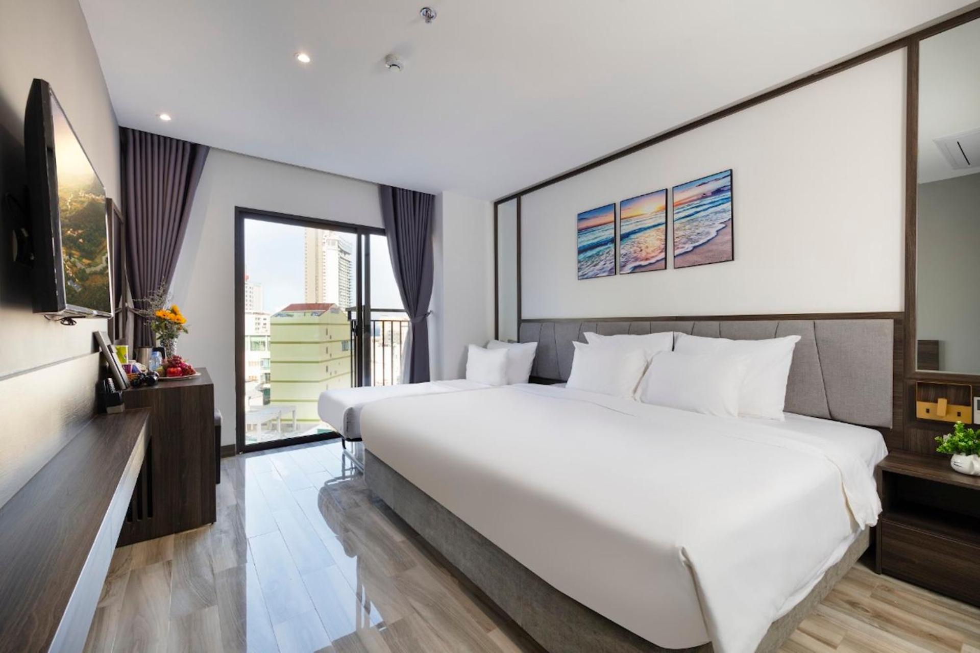 Triple Room with City View