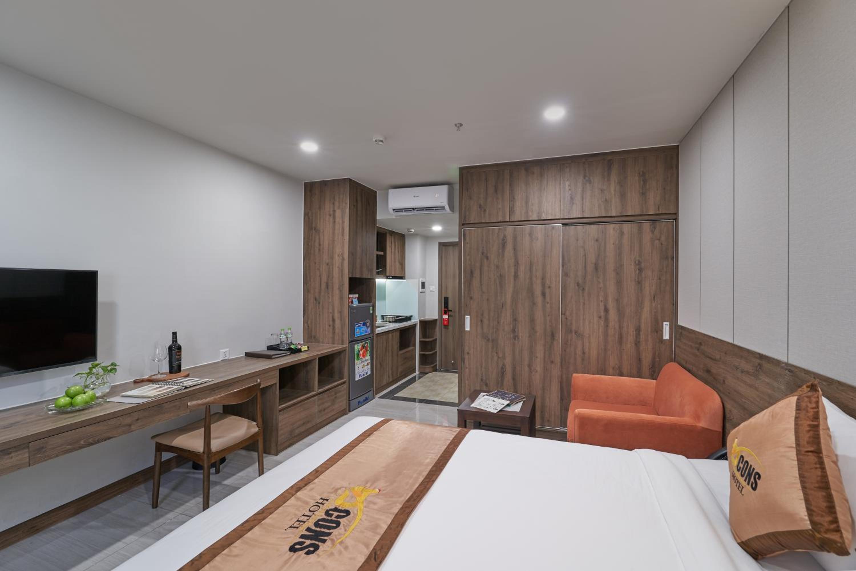 Deluxe Room - Photo 9
