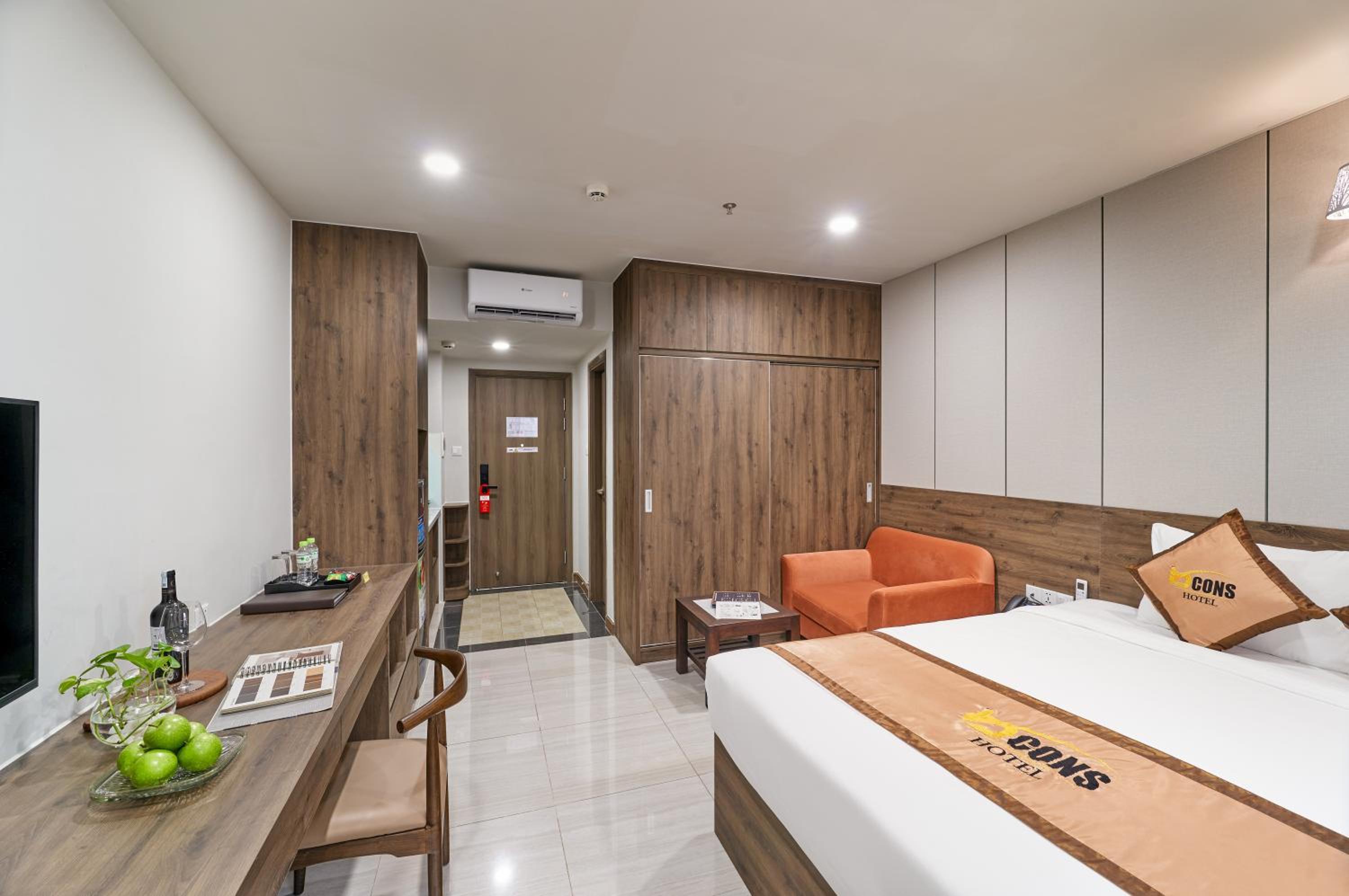 Deluxe Room - Photo 10