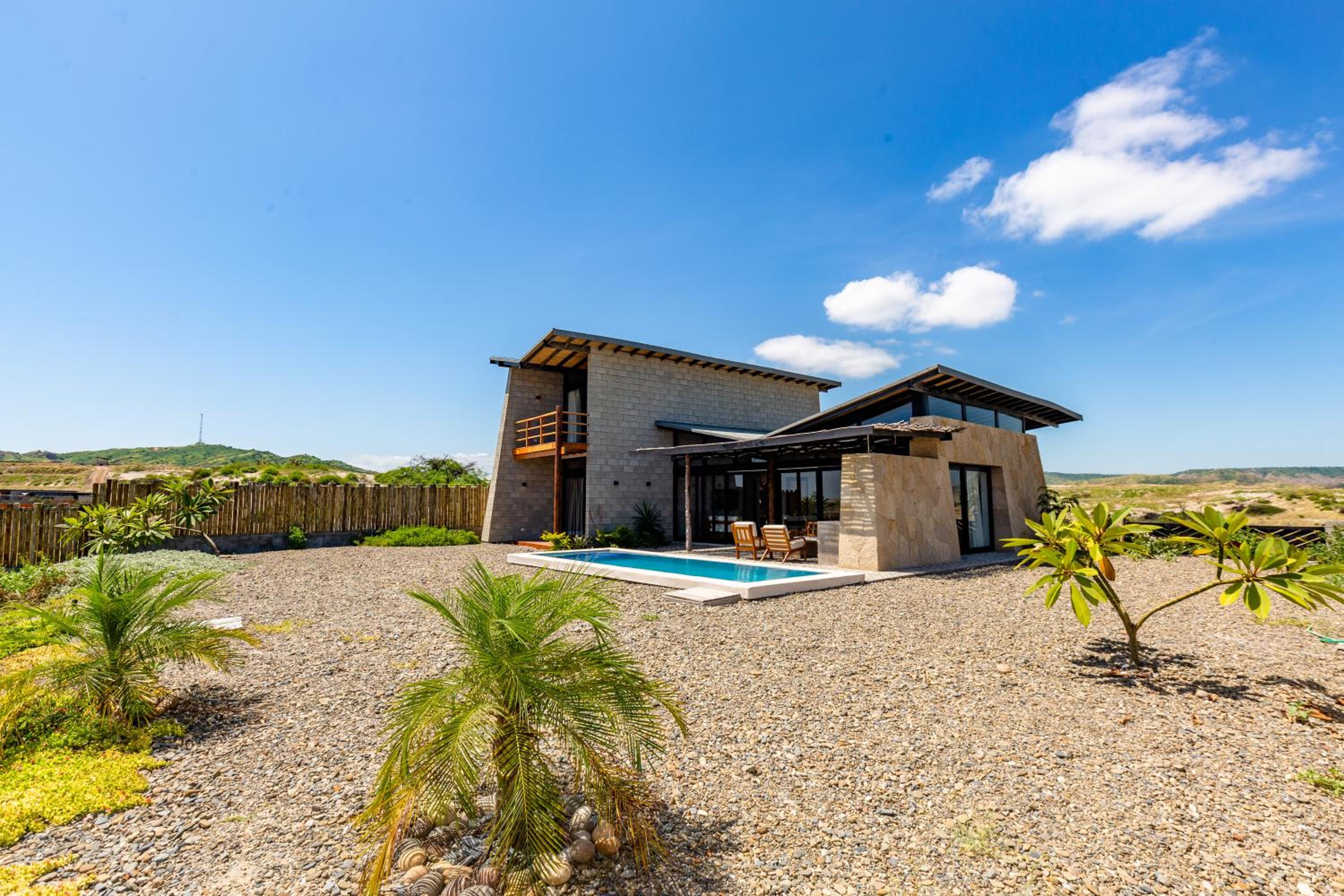 Three-Bedroom Villa photo 2