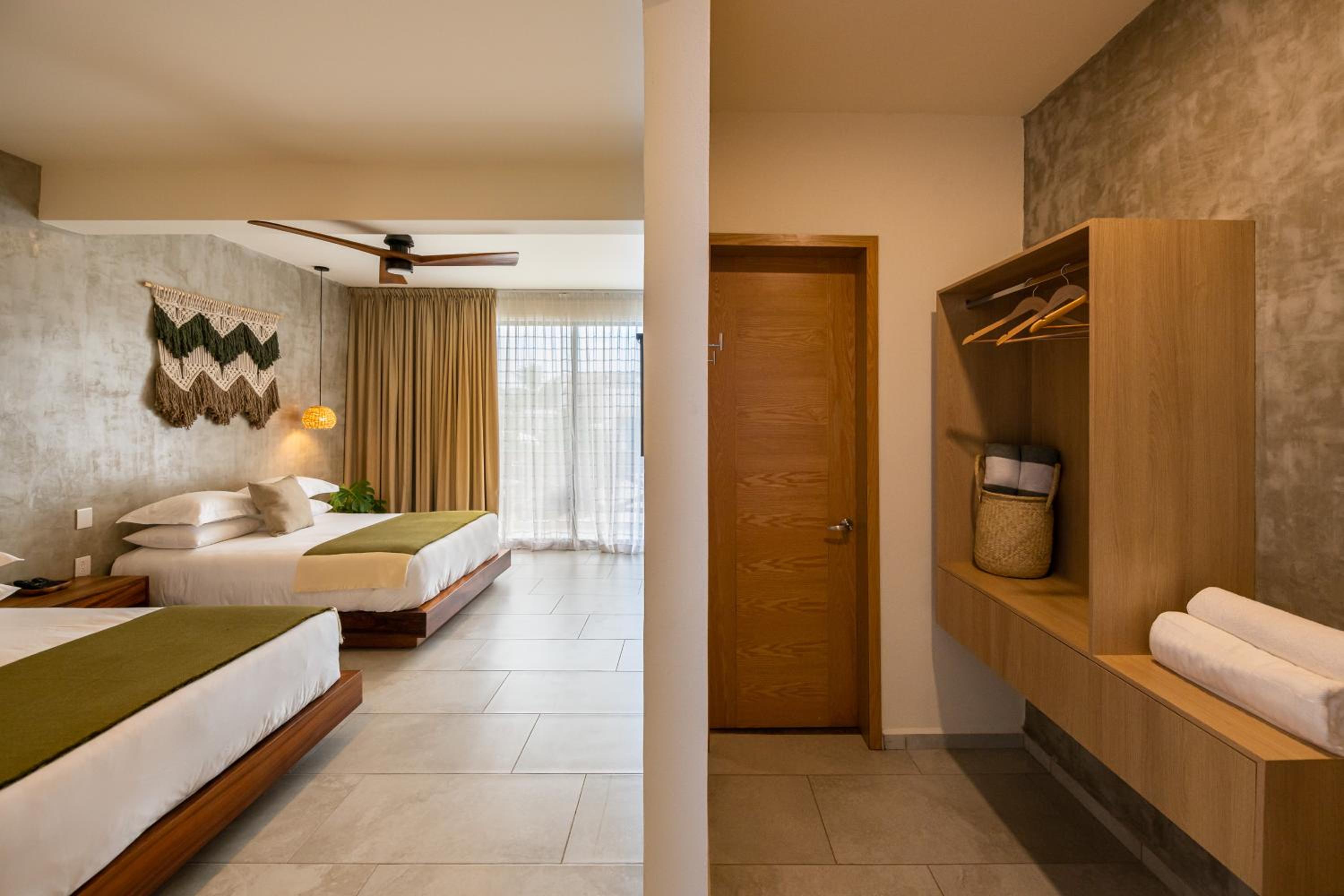 Twin Room with Balcony photo 3