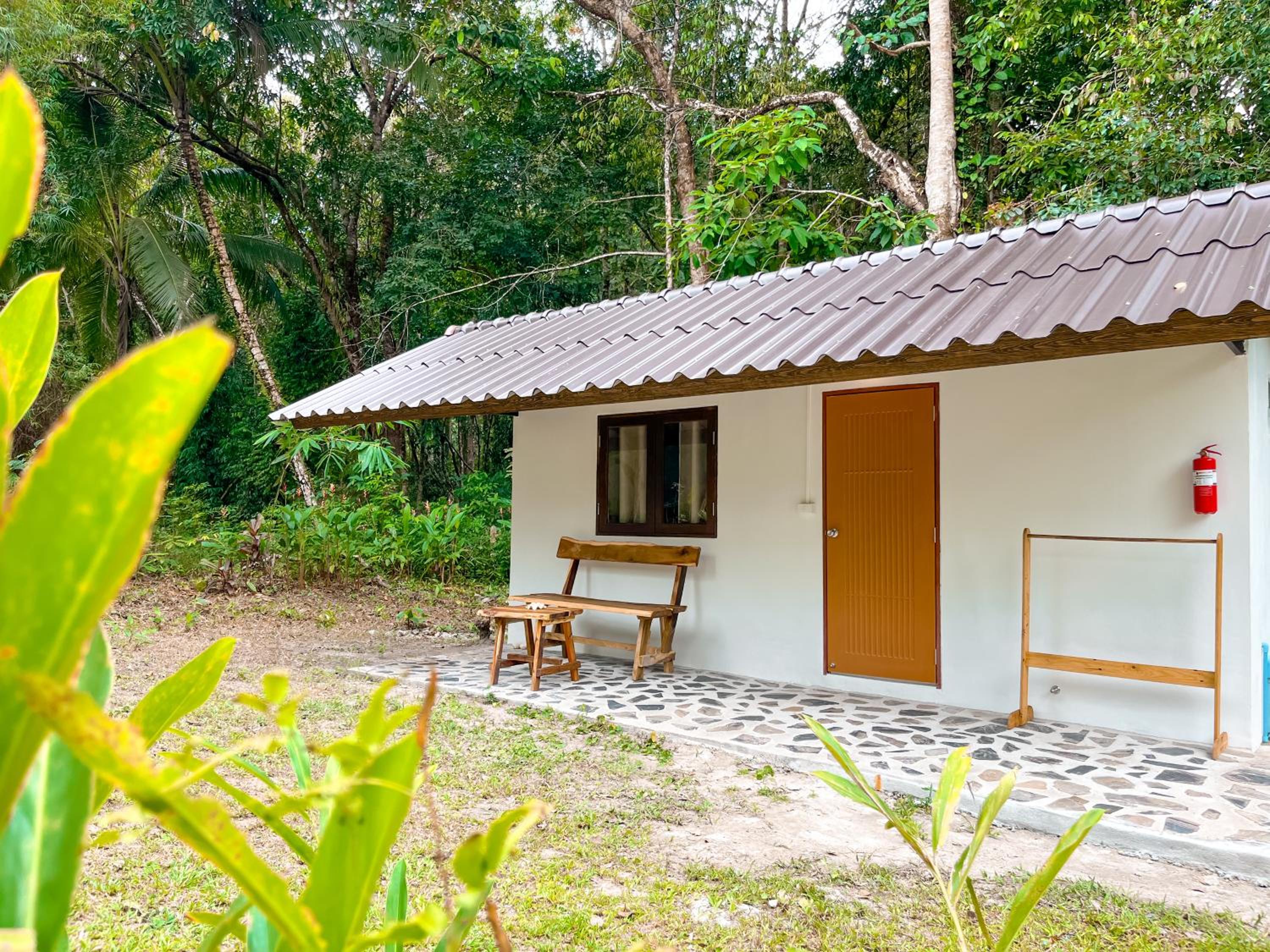 Deluxe Bungalow with Garden View - Photo 5