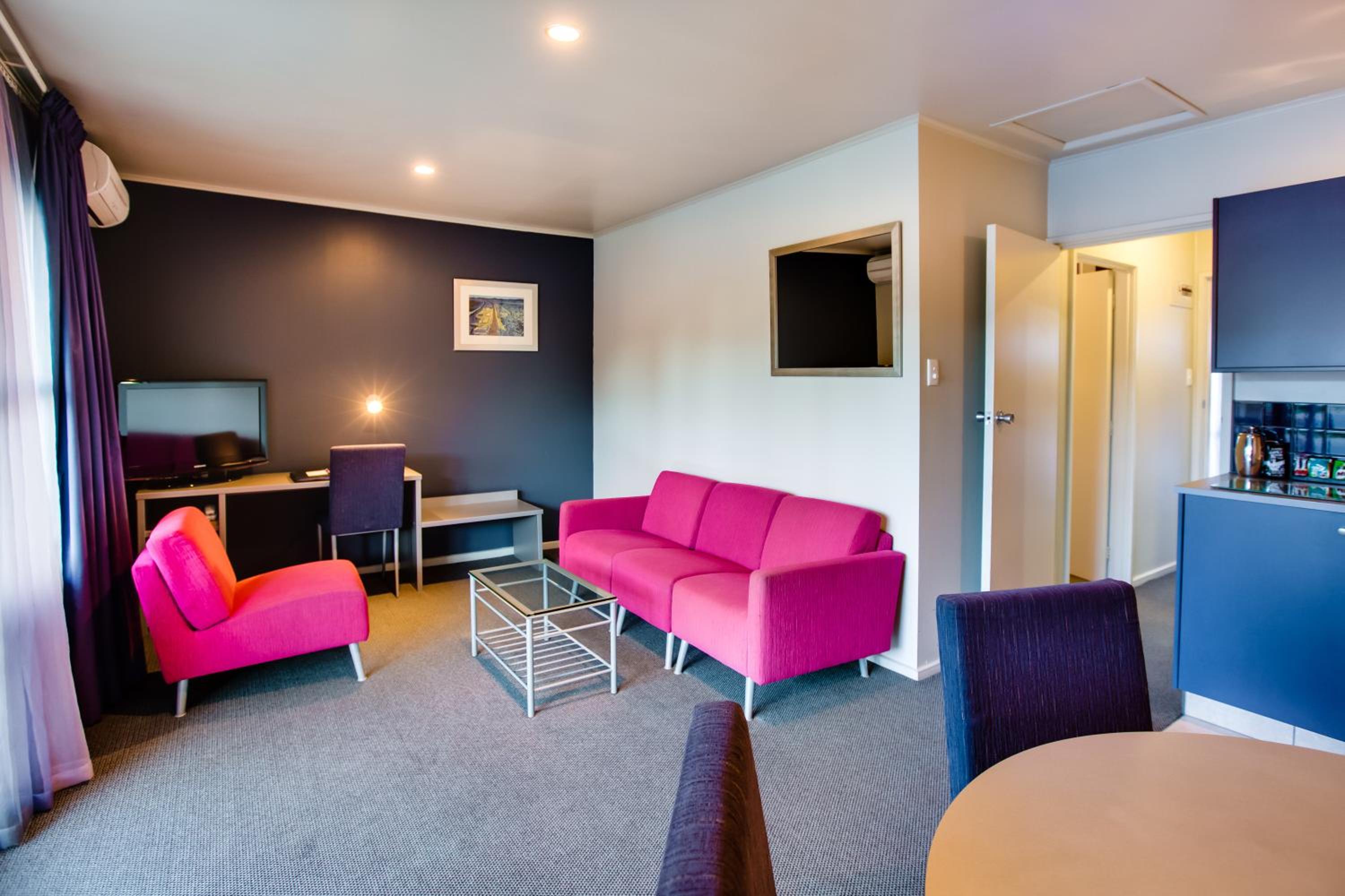 Two-Bedroom Apartment - Photo 7